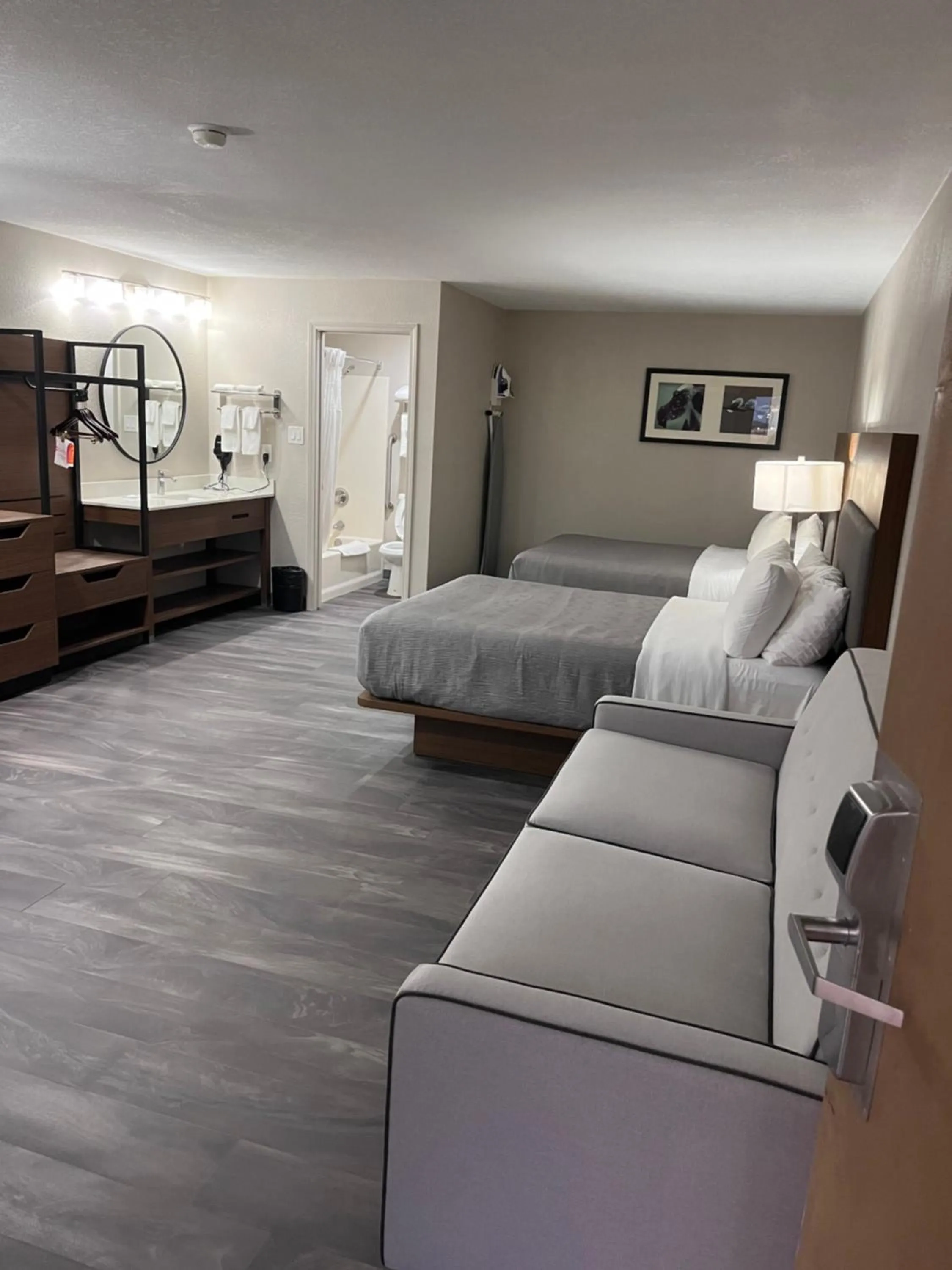 TV and multimedia, Bed in Quality Inn & Suites Near White Sands National Park