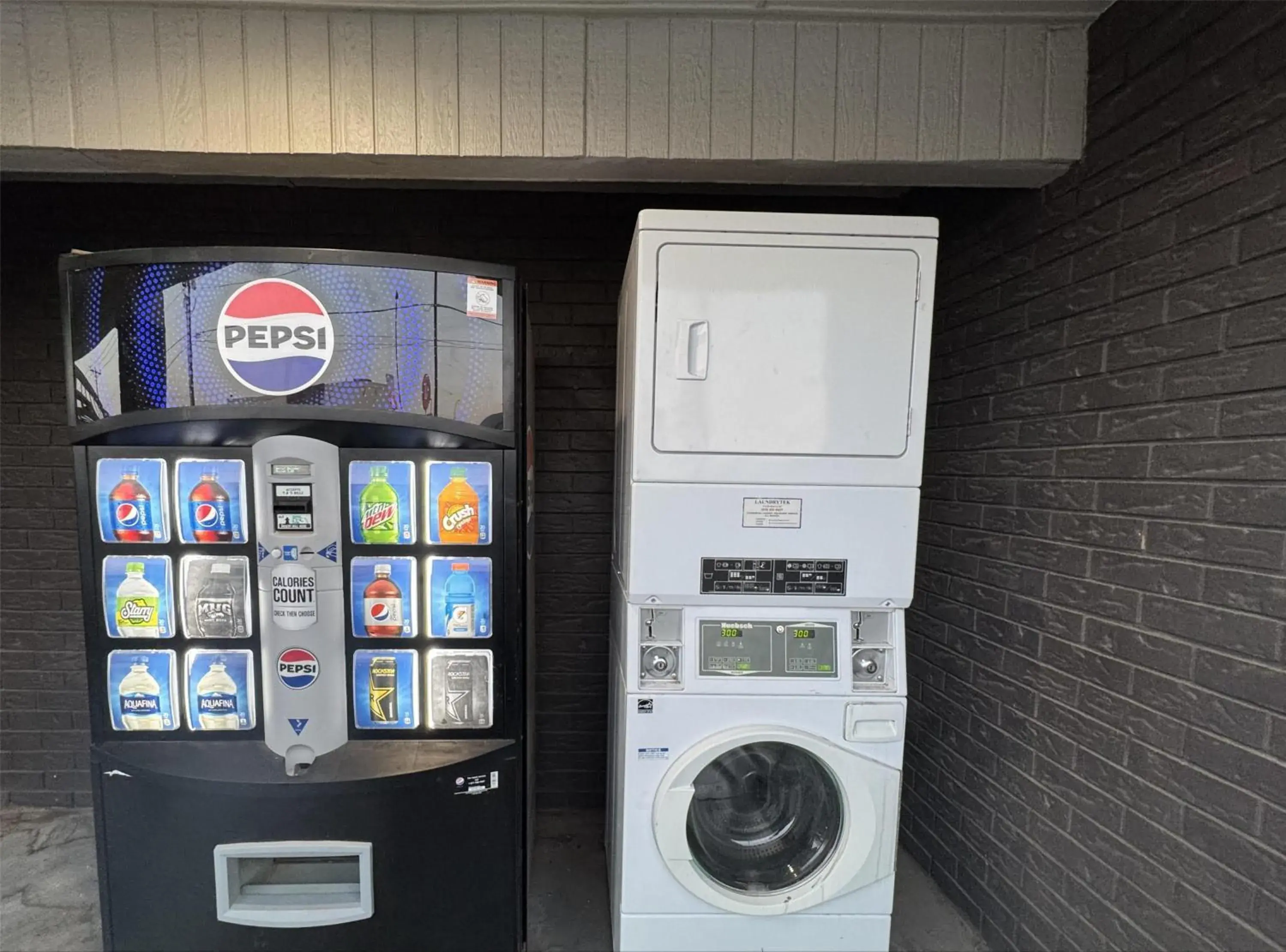 Property building in SureStay Plus by Best Western Alamogordo White Sands Property building in SureStay Plus by Best Western Alamogordo White Sands