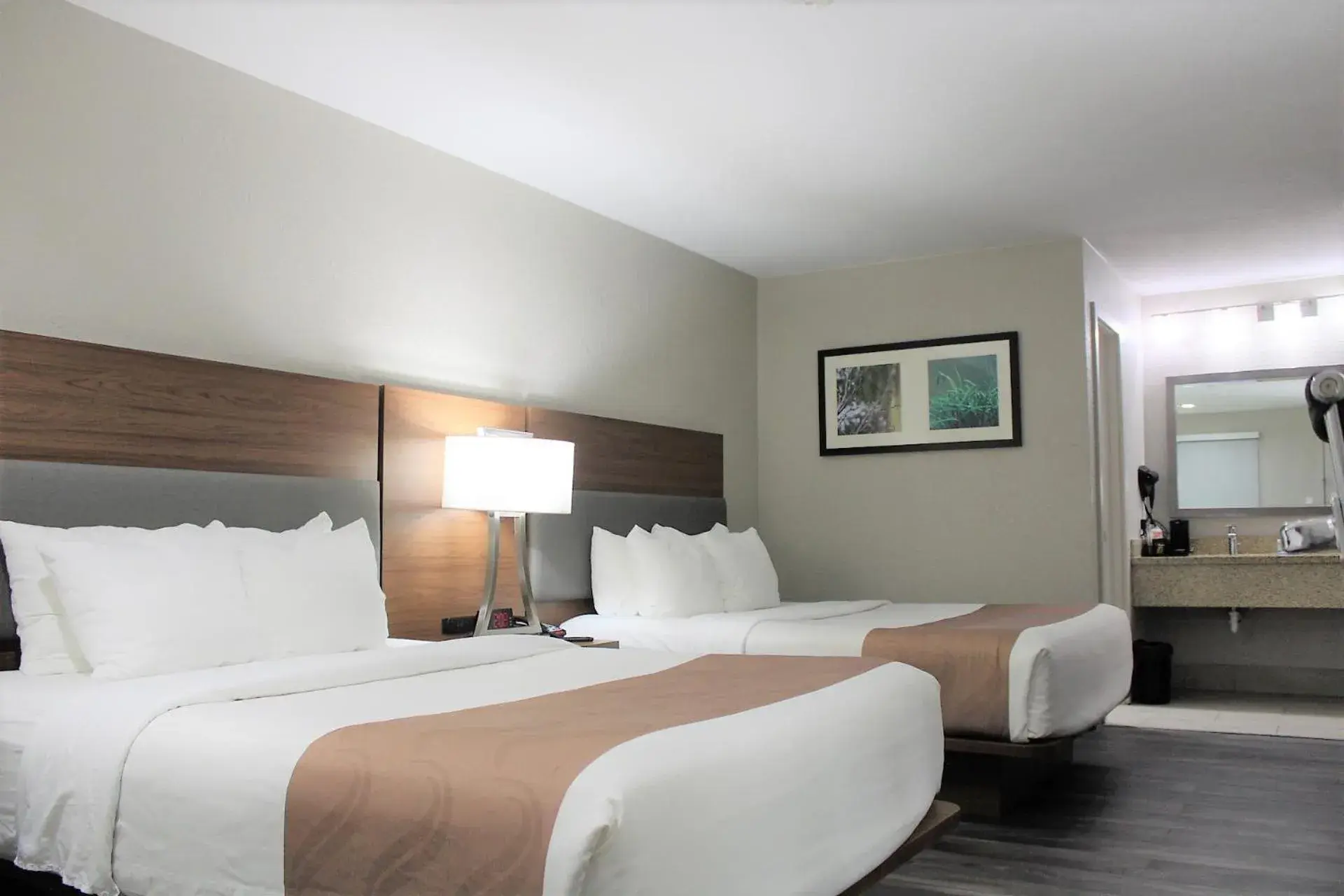 Bedroom, Bed in Quality Inn & Suites Near White Sands National Park Bedroom, Bed in Quality Inn & Suites Near White Sands National Park