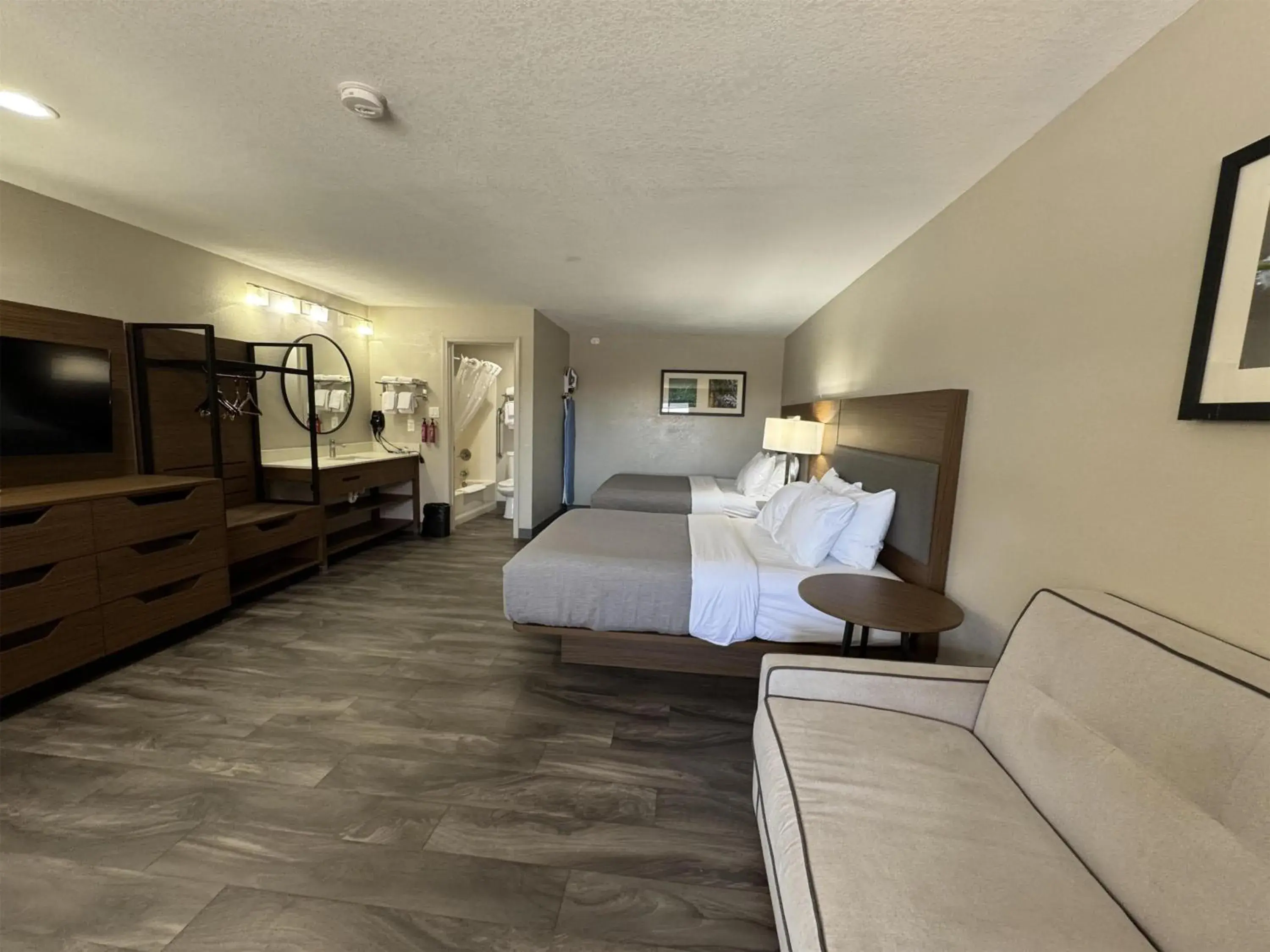 Bedroom, Bed in SureStay Plus by Best Western Alamogordo White Sands Bedroom, Bed in SureStay Plus by Best Western Alamogordo White Sands