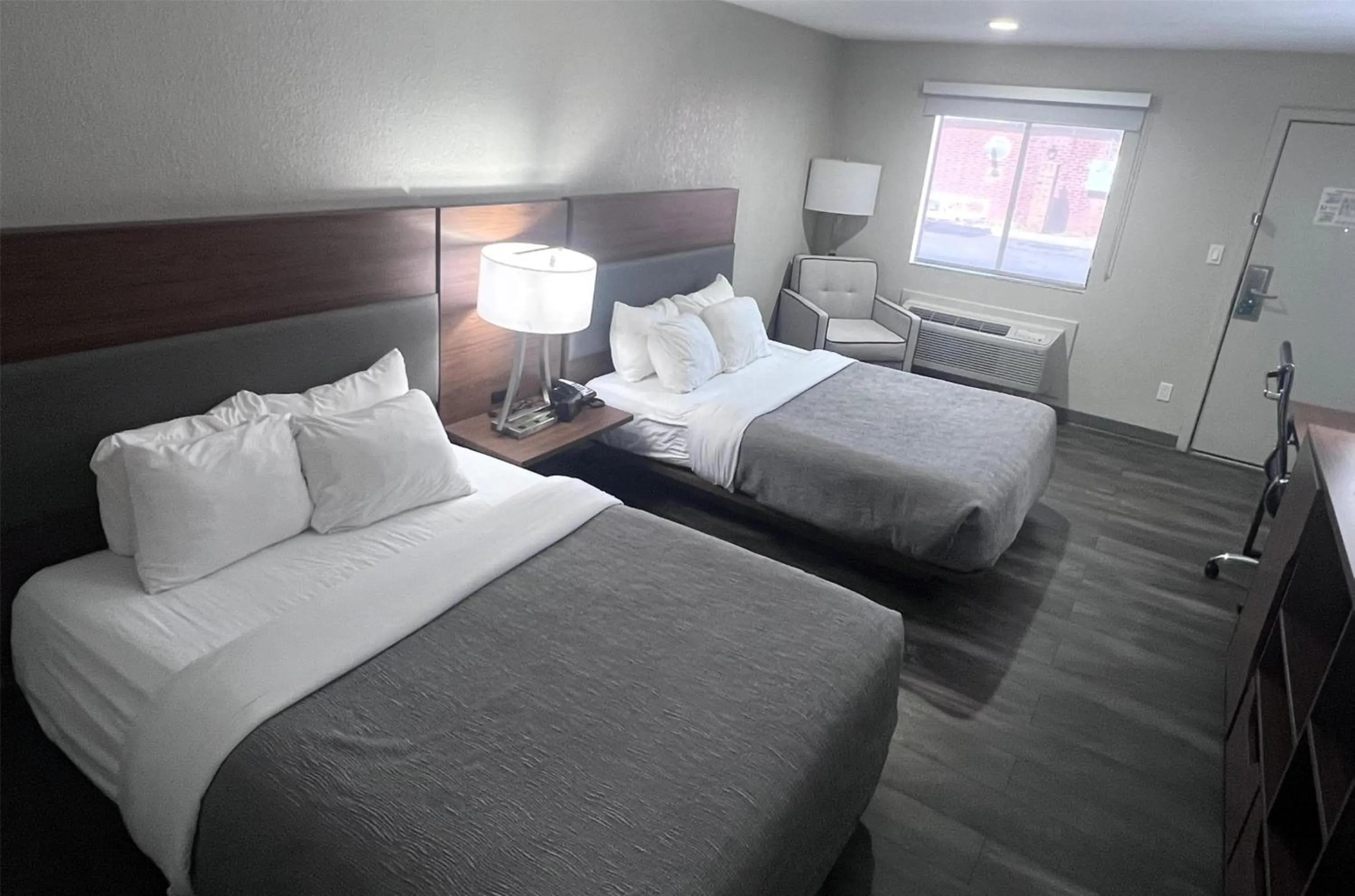Bedroom, Bed in SureStay Plus by Best Western Alamogordo White Sands