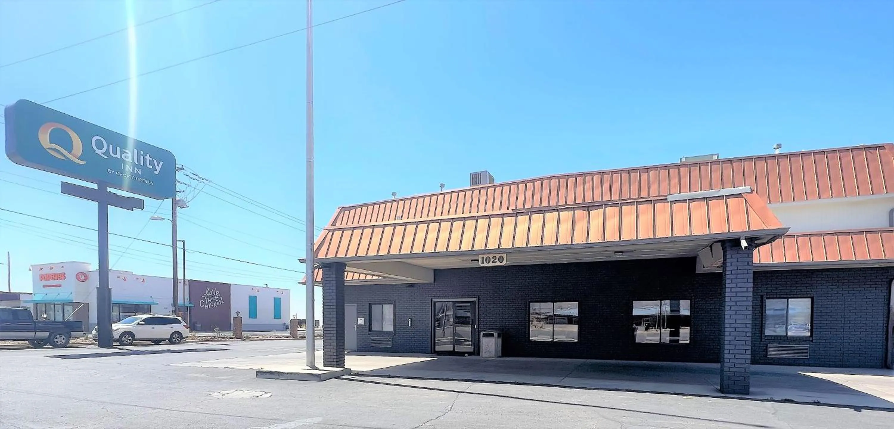 Property building in Quality Inn & Suites Near White Sands National Park