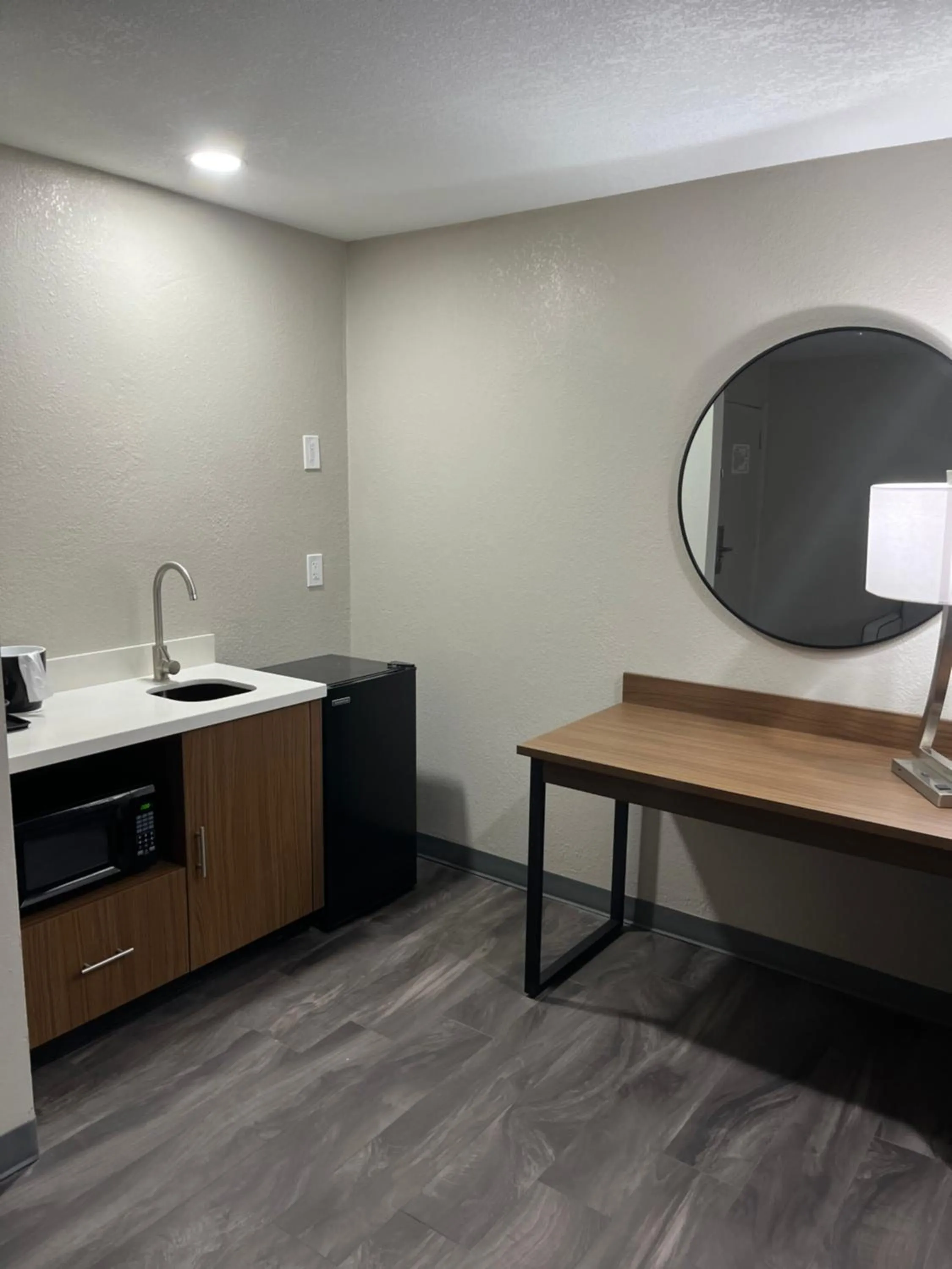 Kitchen or kitchenette in Quality Inn & Suites Near White Sands National Park