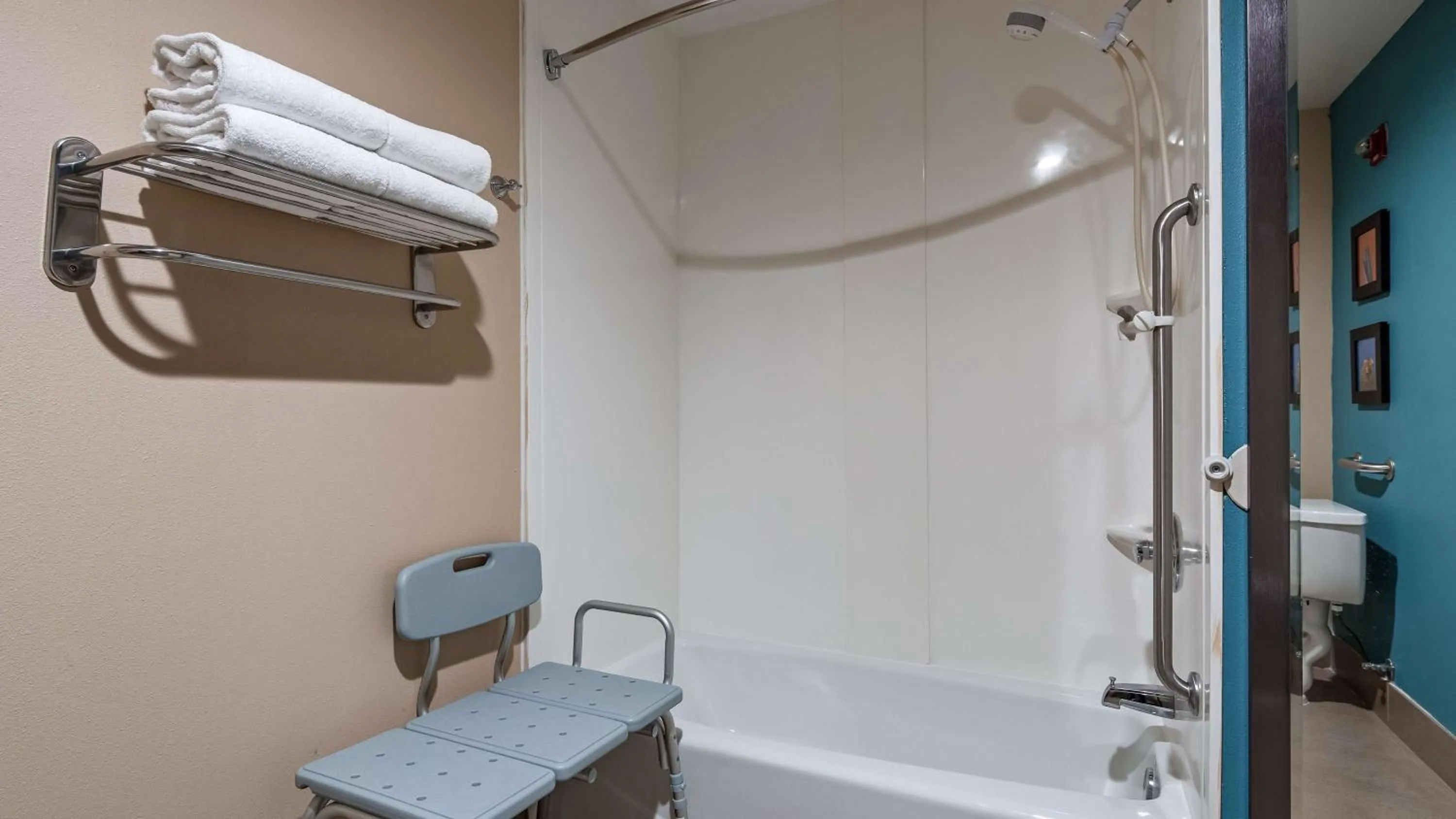 Bathroom in Best Western Cannon A.F.B.