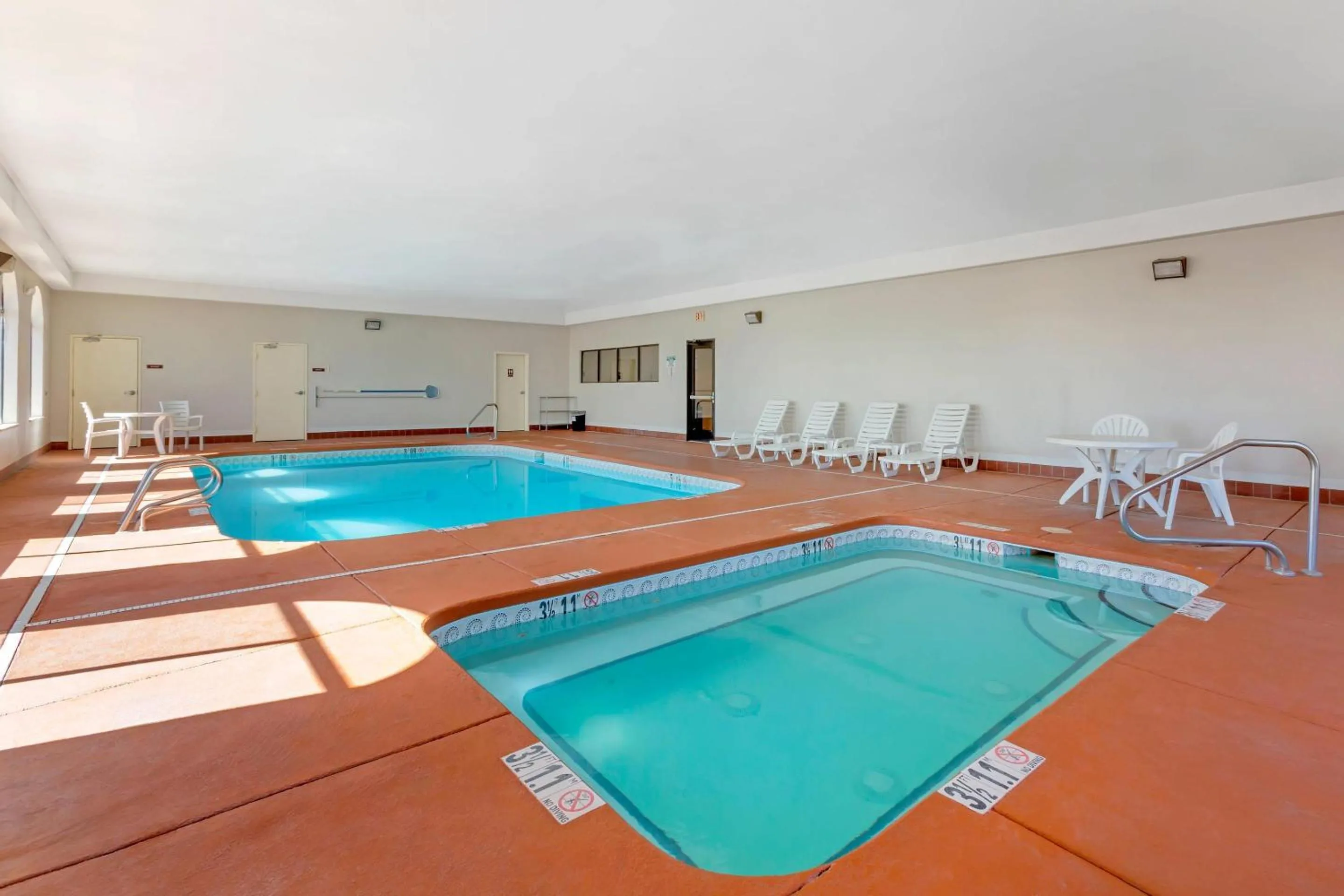Swimming pool in Comfort Inn & Suites Socorro