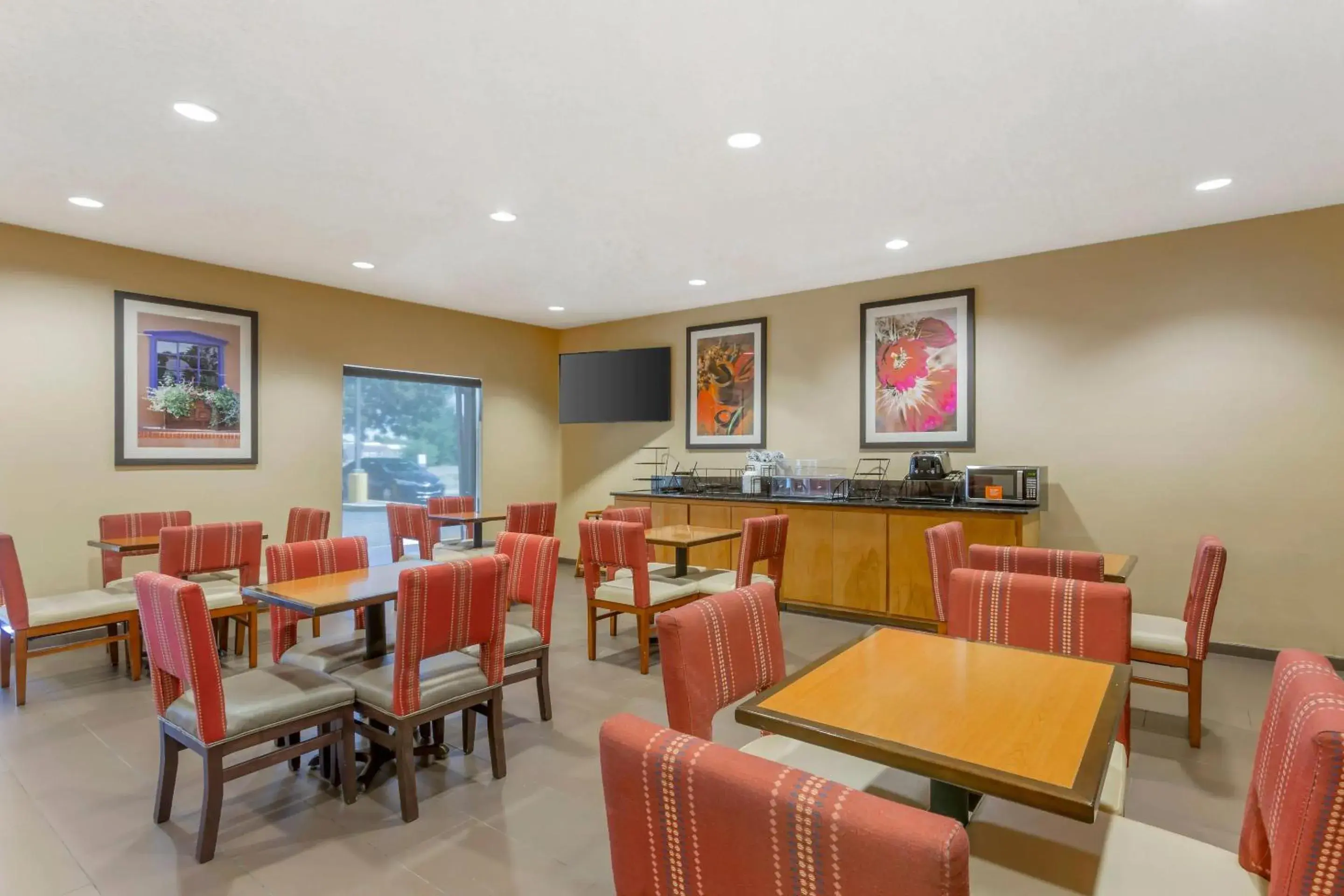 Breakfast in Comfort Inn & Suites Socorro Breakfast in Comfort Inn & Suites Socorro