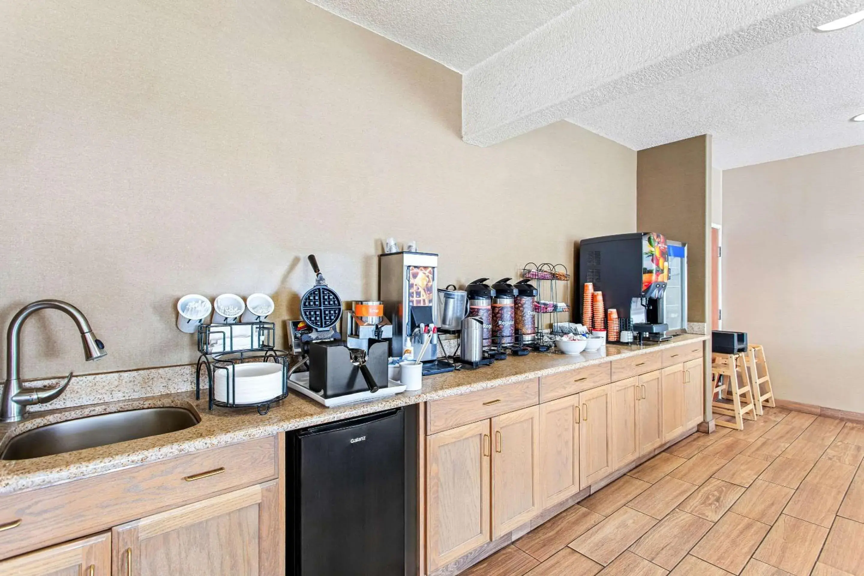 Breakfast in Comfort Inn & Suites I-25 near Spaceport America Breakfast in Comfort Inn & Suites I-25 near Spaceport America