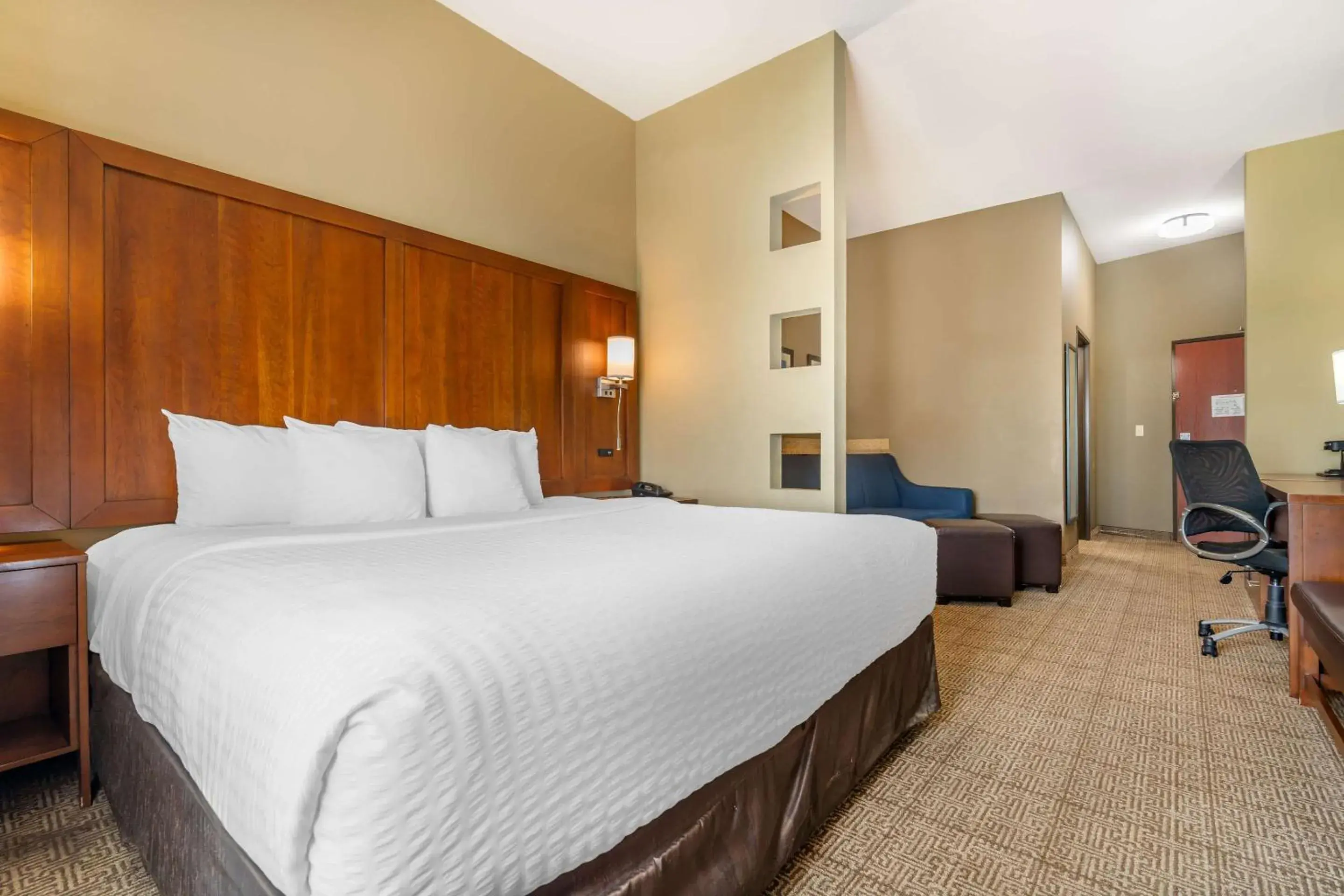 King Suite - Non-Smoking in Comfort Suites Gallup East Route 66 and I-40 King Suite - Non-Smoking in Comfort Suites Gallup East Route 66 and I-40