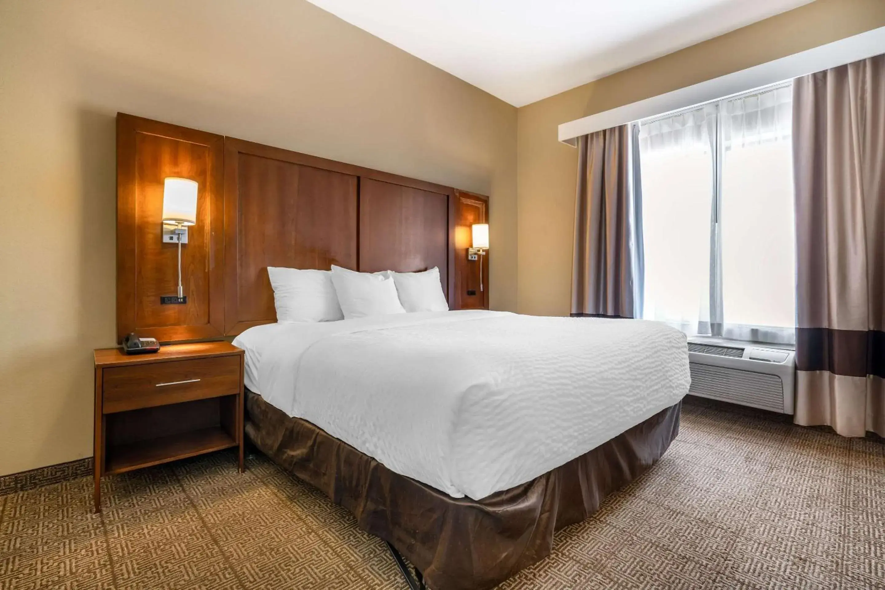 King Suite - Disability Access/Non-Smoking in Comfort Suites Gallup East Route 66 and I-40 King Suite - Disability Access/Non-Smoking in Comfort Suites Gallup East Route 66 and I-40