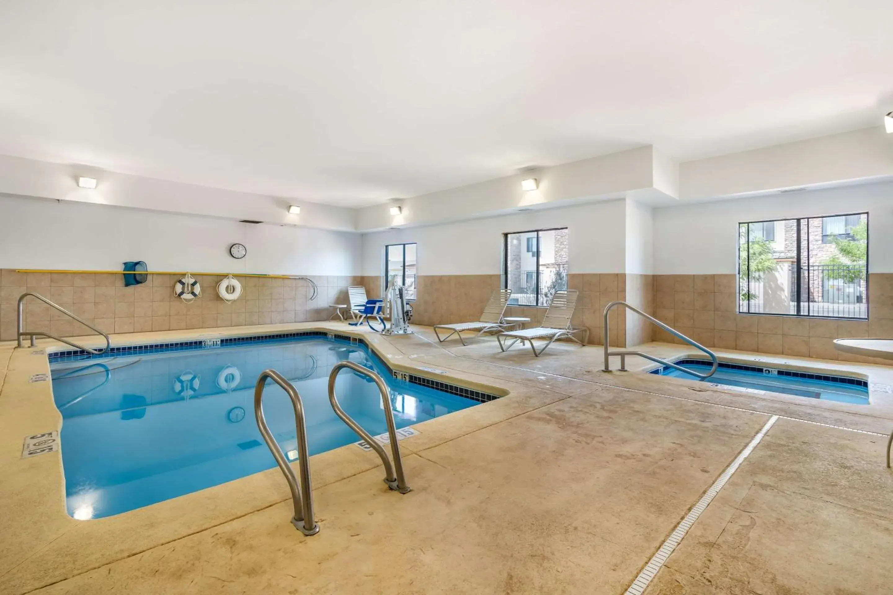 Swimming pool in Comfort Suites Gallup East Route 66 and I-40 Swimming pool in Comfort Suites Gallup East Route 66 and I-40