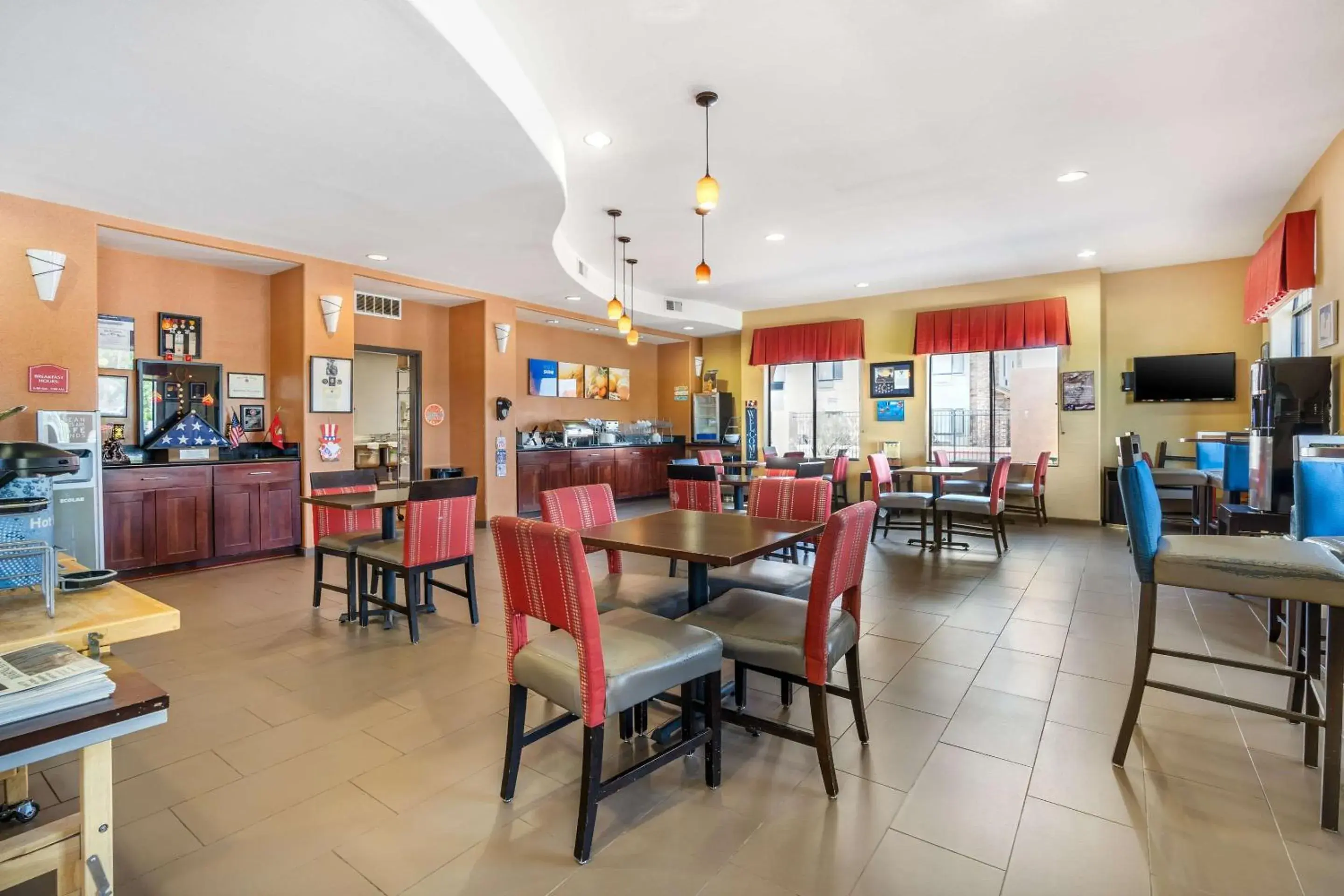 Breakfast in Comfort Suites Gallup East Route 66 and I-40 Breakfast in Comfort Suites Gallup East Route 66 and I-40