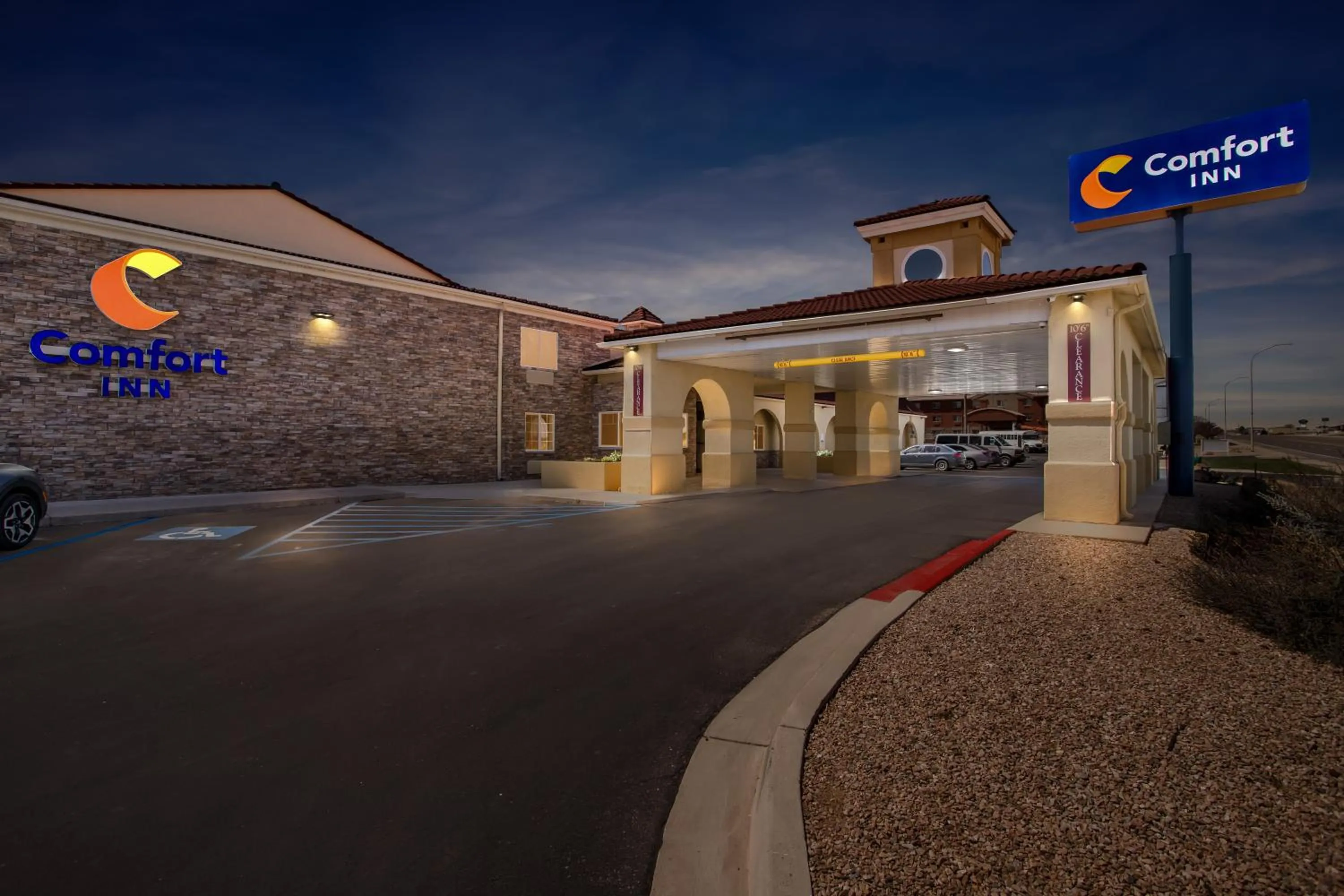 Property building in Comfort Inn Santa Rosa on Route 66