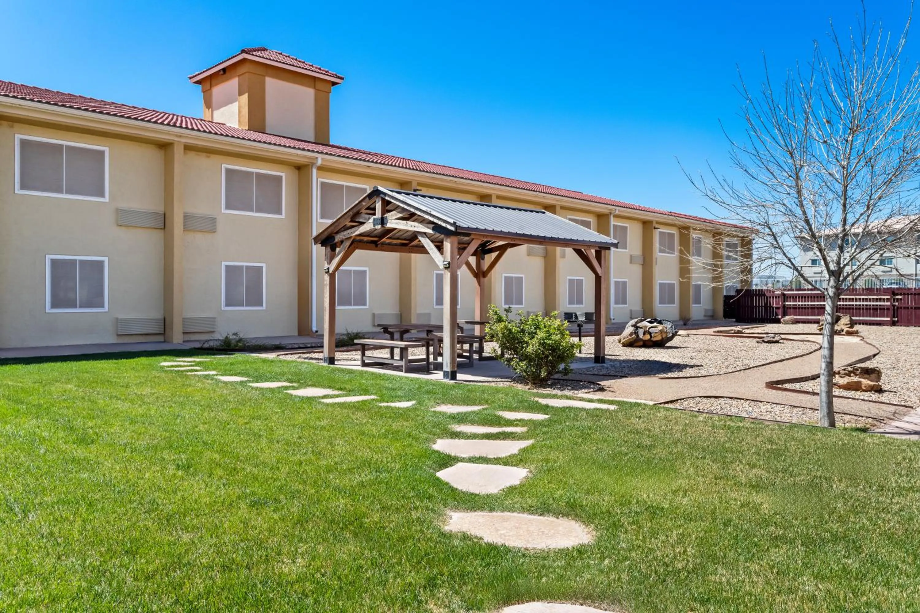 Property building in Comfort Inn Santa Rosa on Route 66