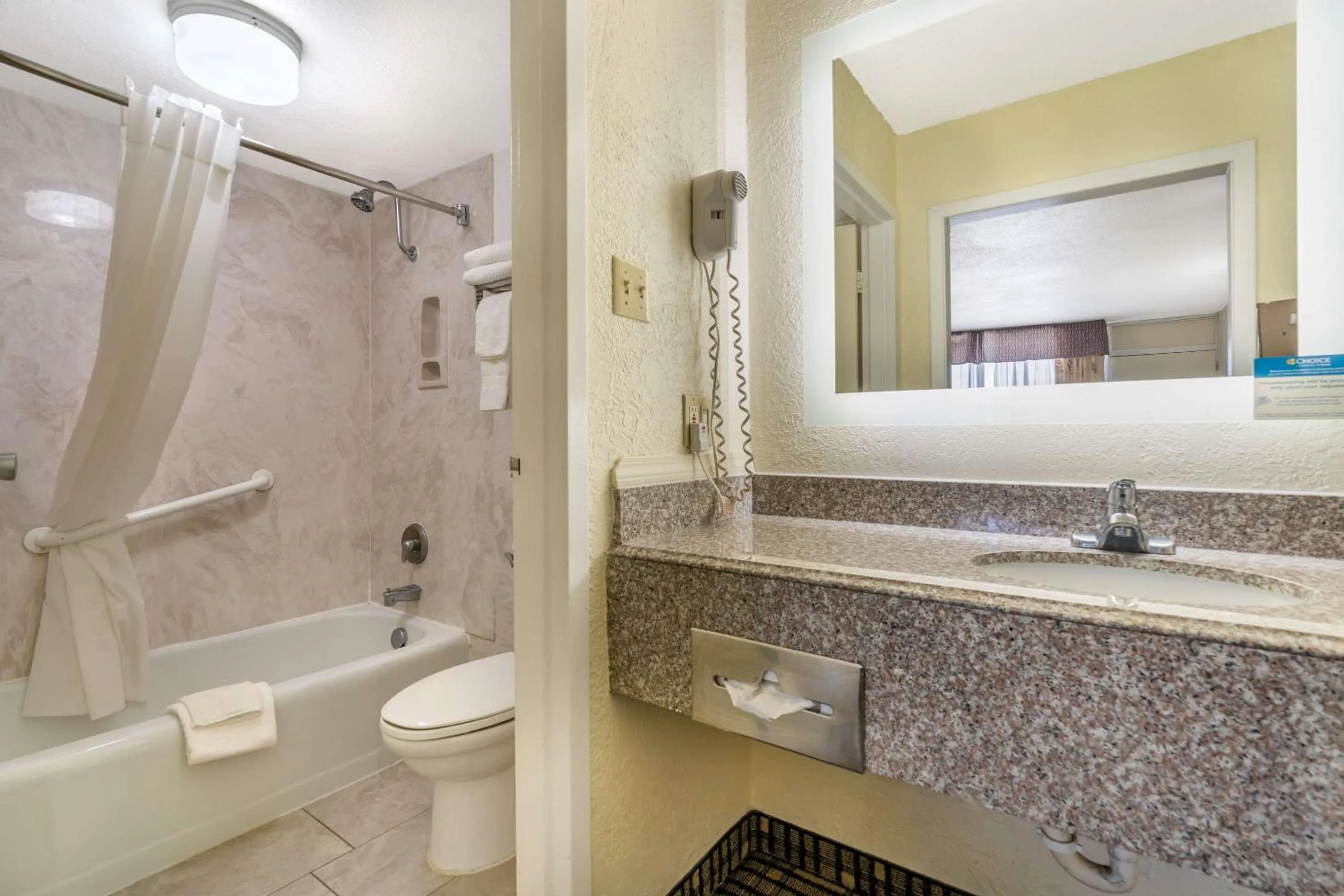 Bedroom in Quality Inn Tucumcari