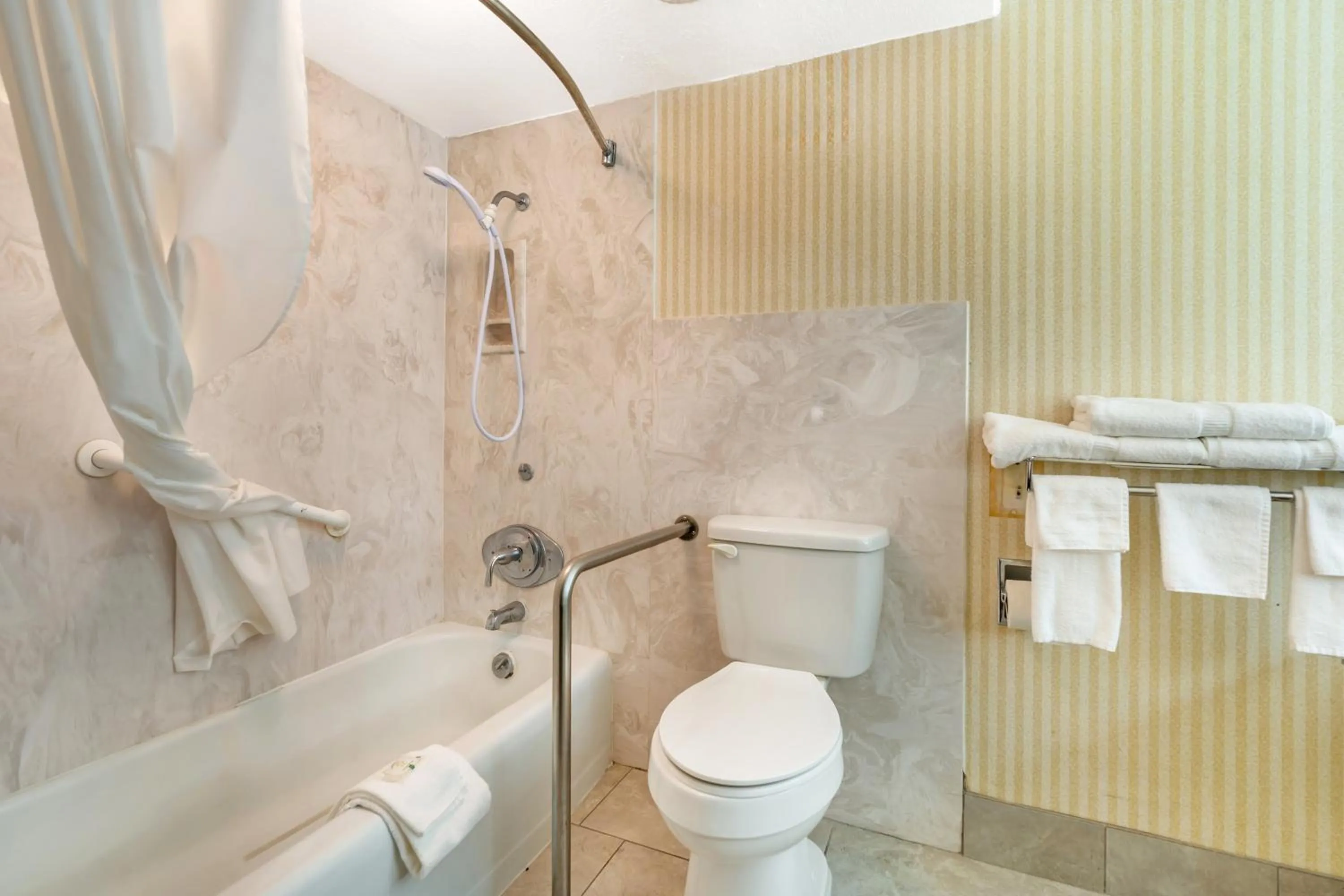 Bathroom in Quality Inn Tucumcari