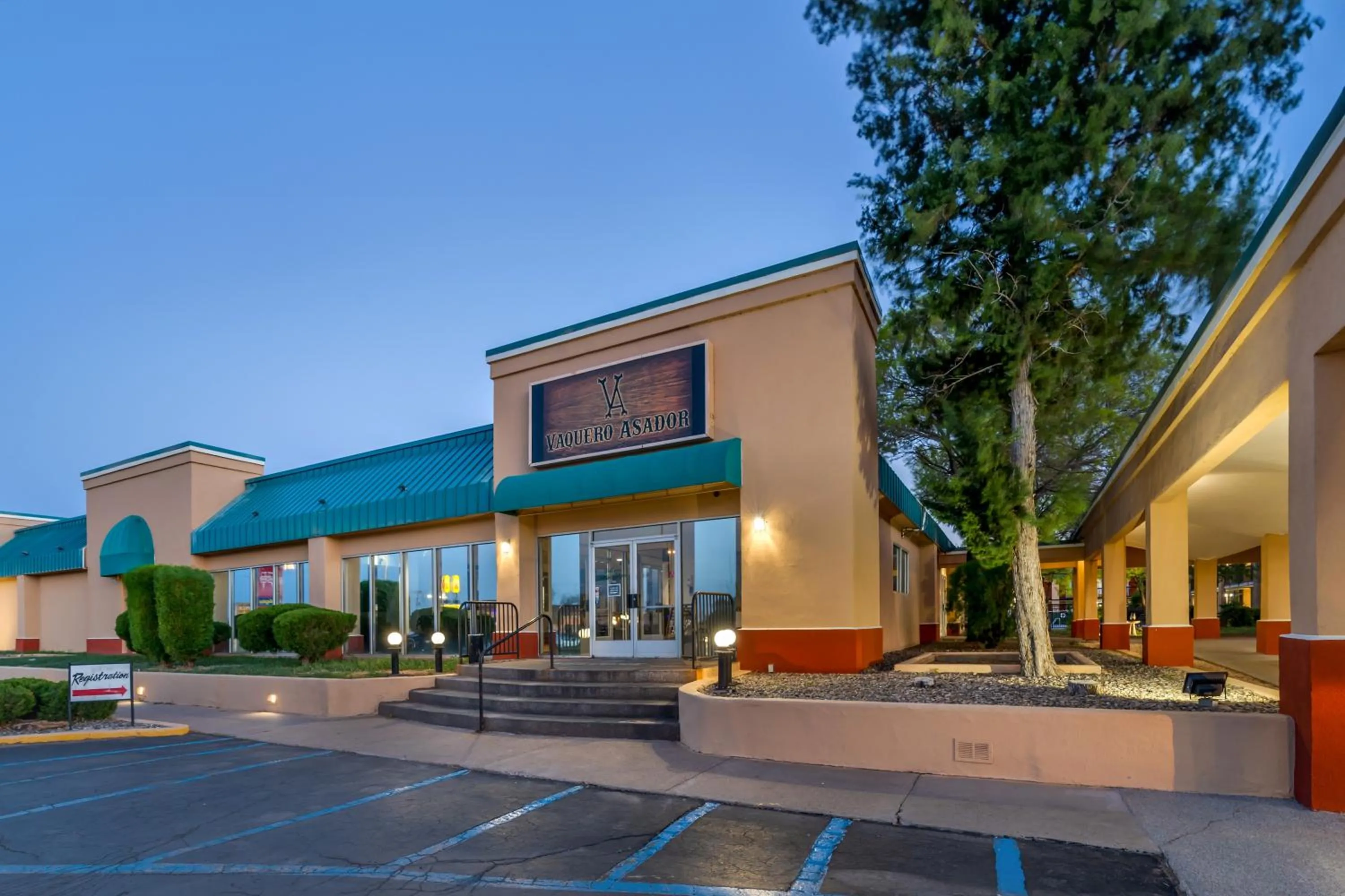 Property building in Quality Inn Tucumcari