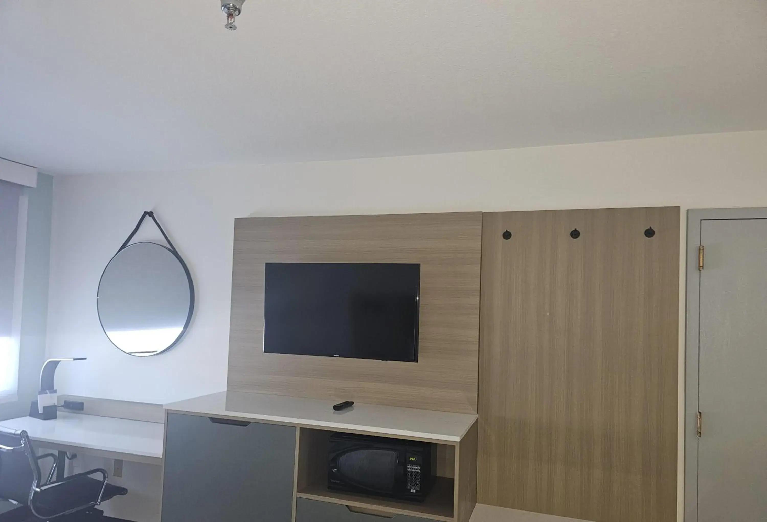 Photo of the whole room in Wingate by Wyndham Los Alamos Photo of the whole room in Wingate by Wyndham Los Alamos