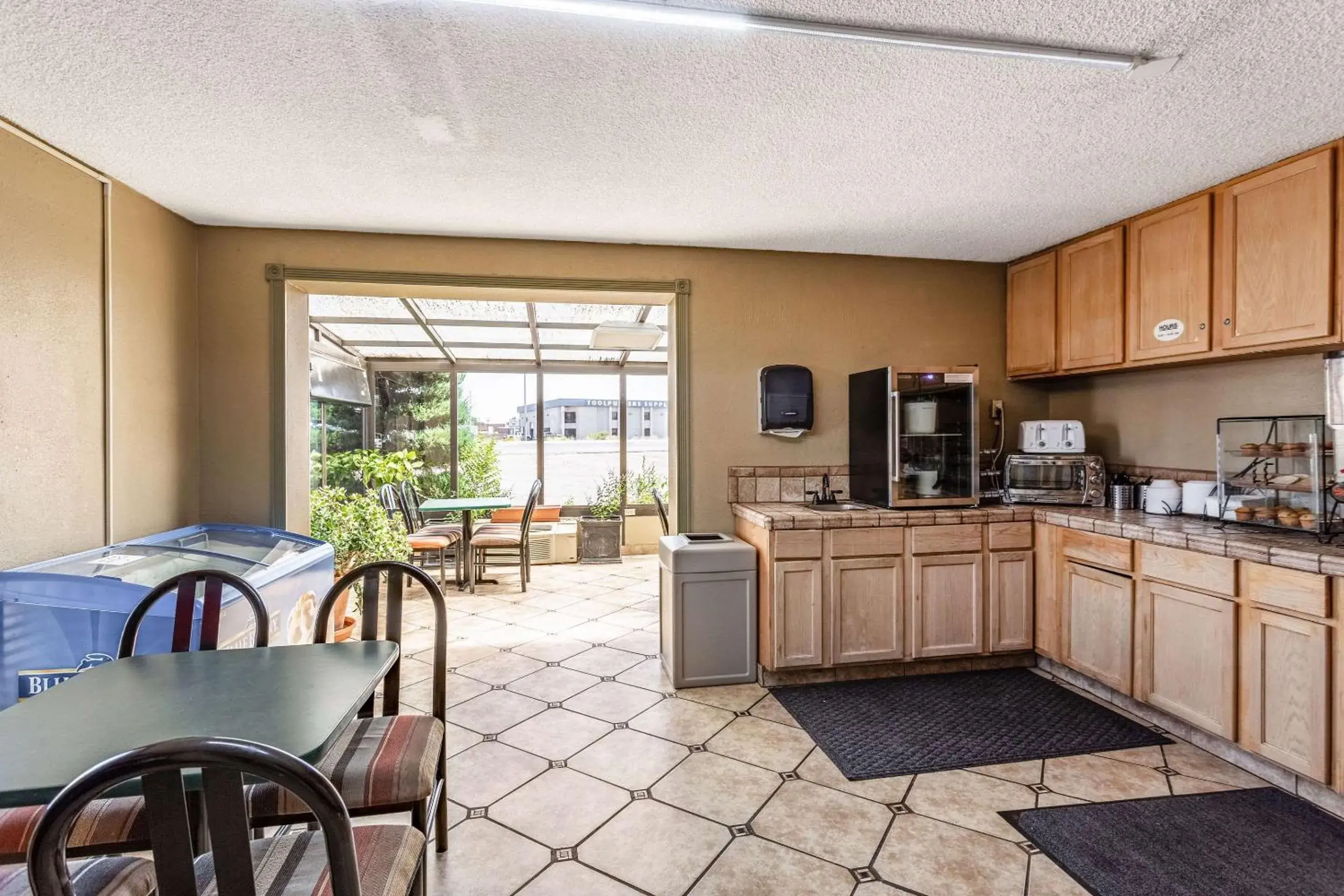 Restaurant/places to eat in Rodeway Inn Restaurant/places to eat in Rodeway Inn