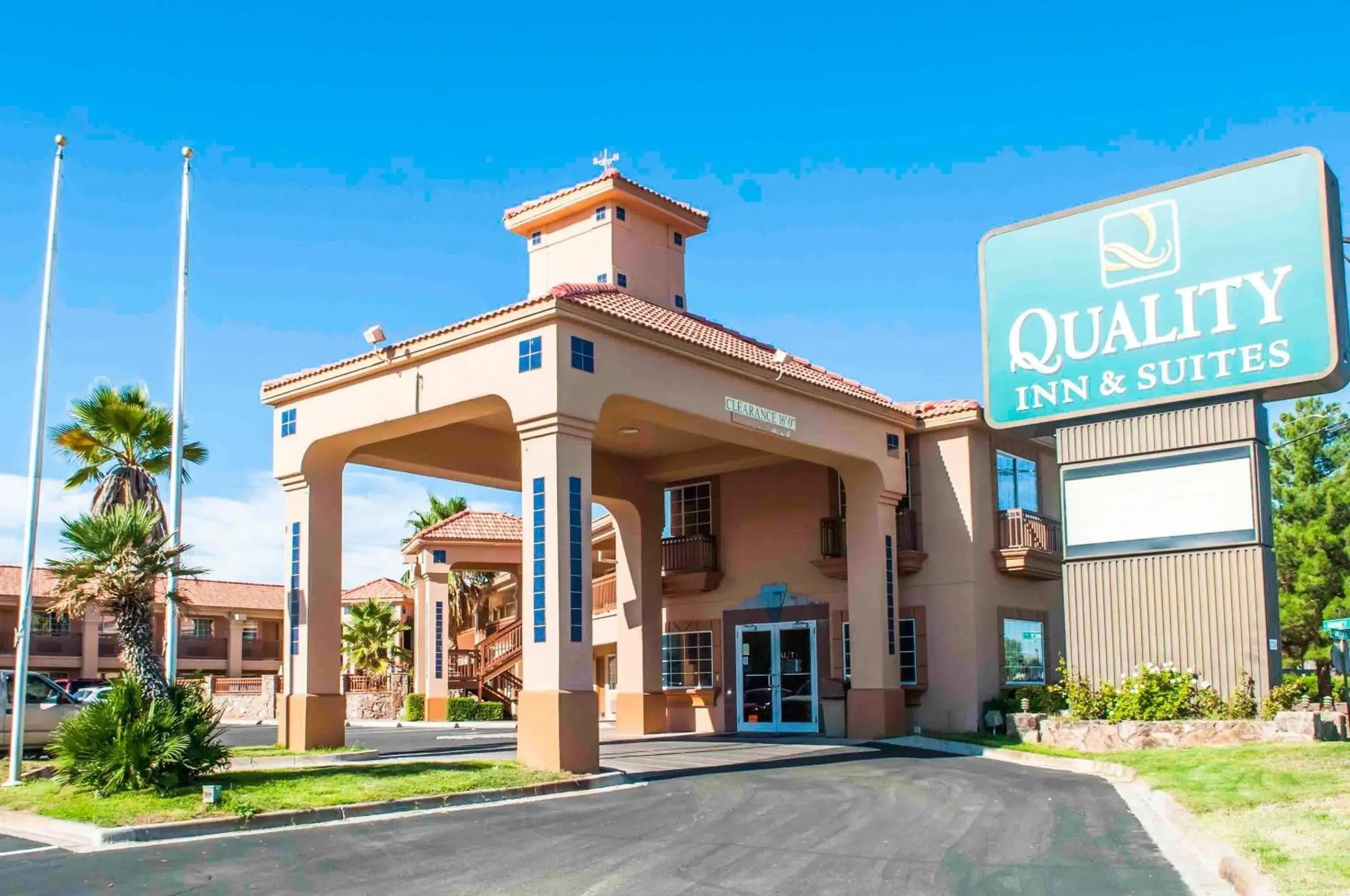 Property building in Quality Inn & Suites Las Cruces - University Area Property building in Quality Inn & Suites Las Cruces - University Area