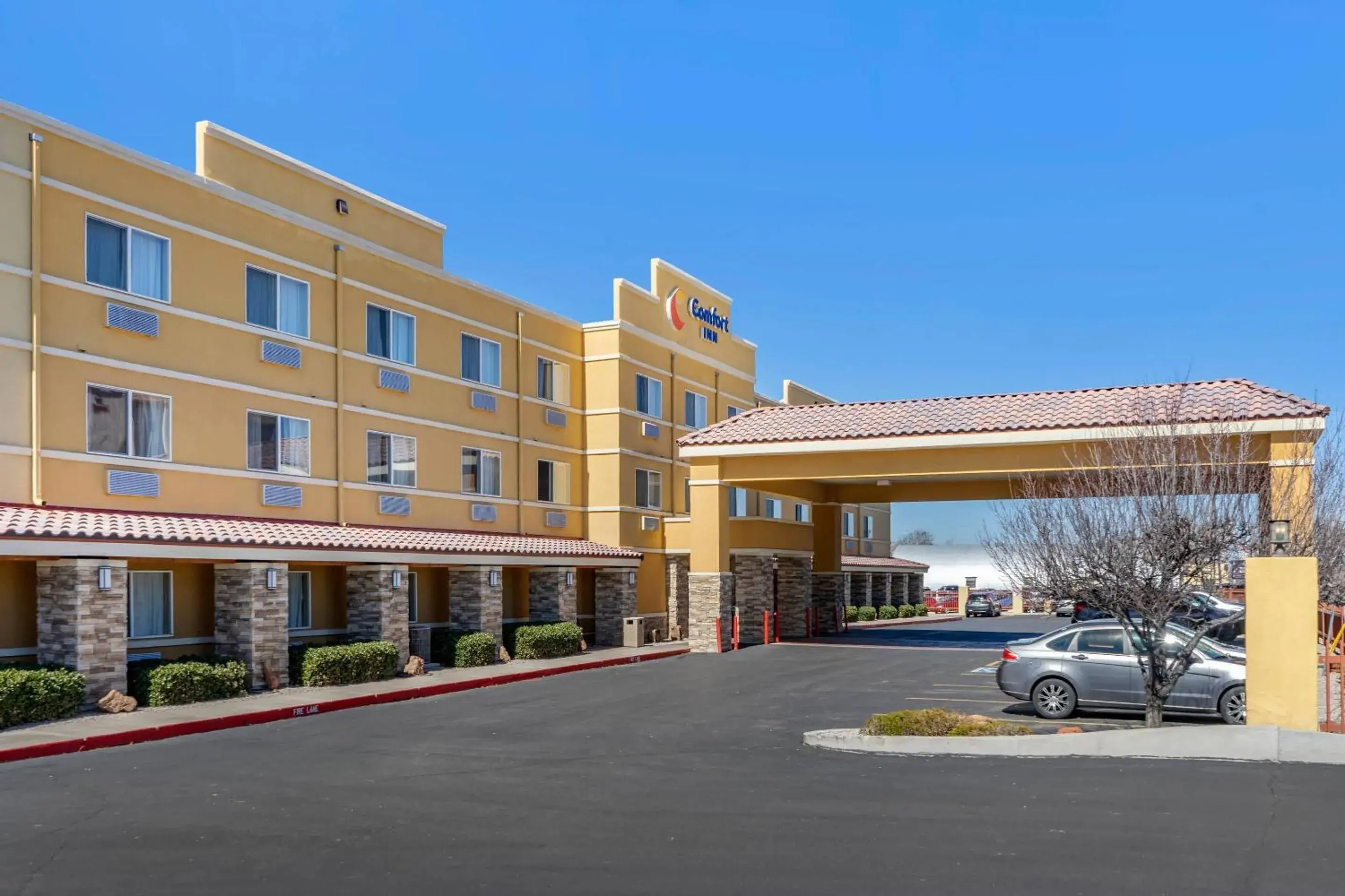 Property building in Comfort Inn Albuquerque Airport Property building in Comfort Inn Albuquerque Airport