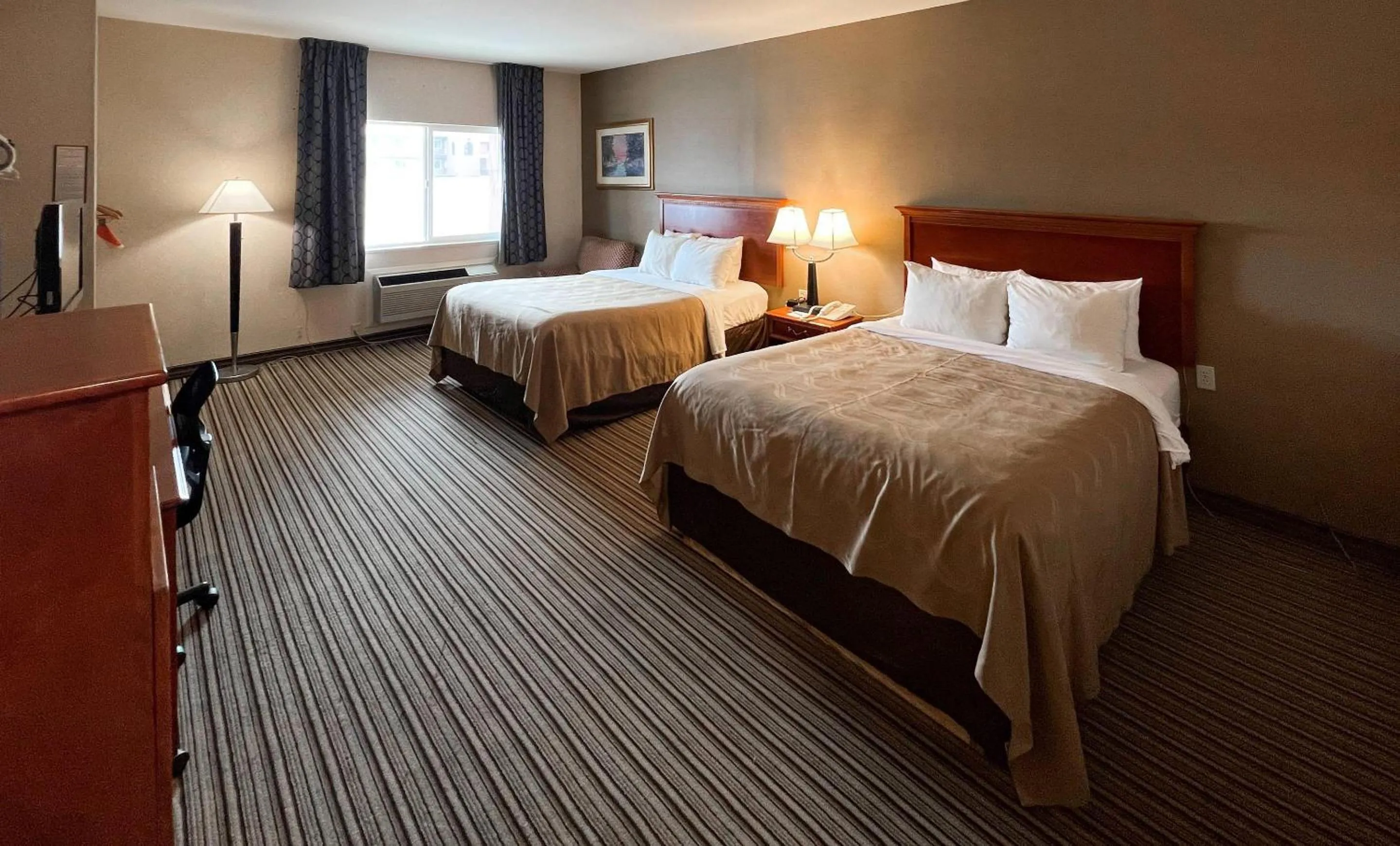 Bedroom, Bed in Quality Inn & Suites Grants - I-40