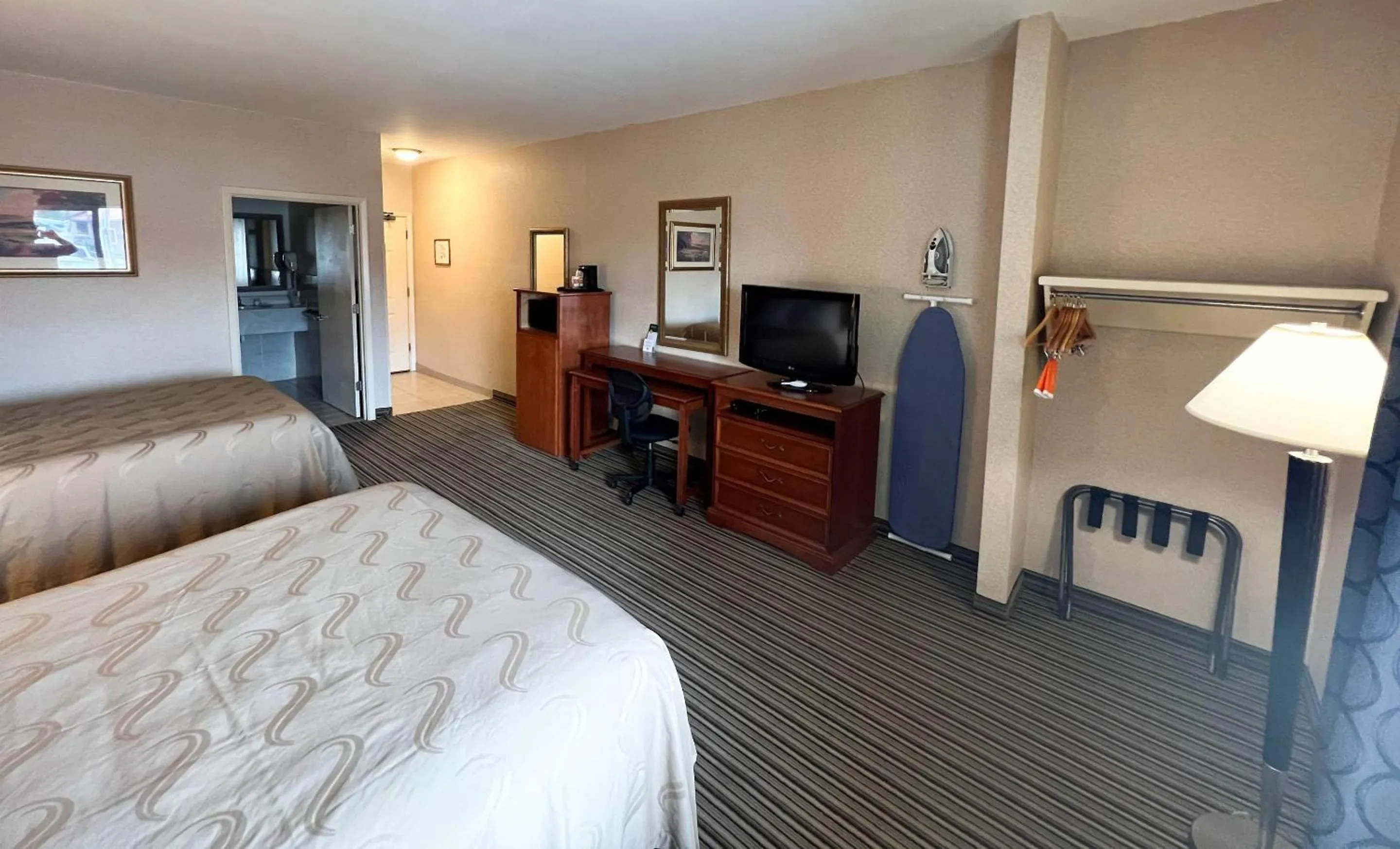Bedroom, Bed in Quality Inn & Suites Grants - I-40