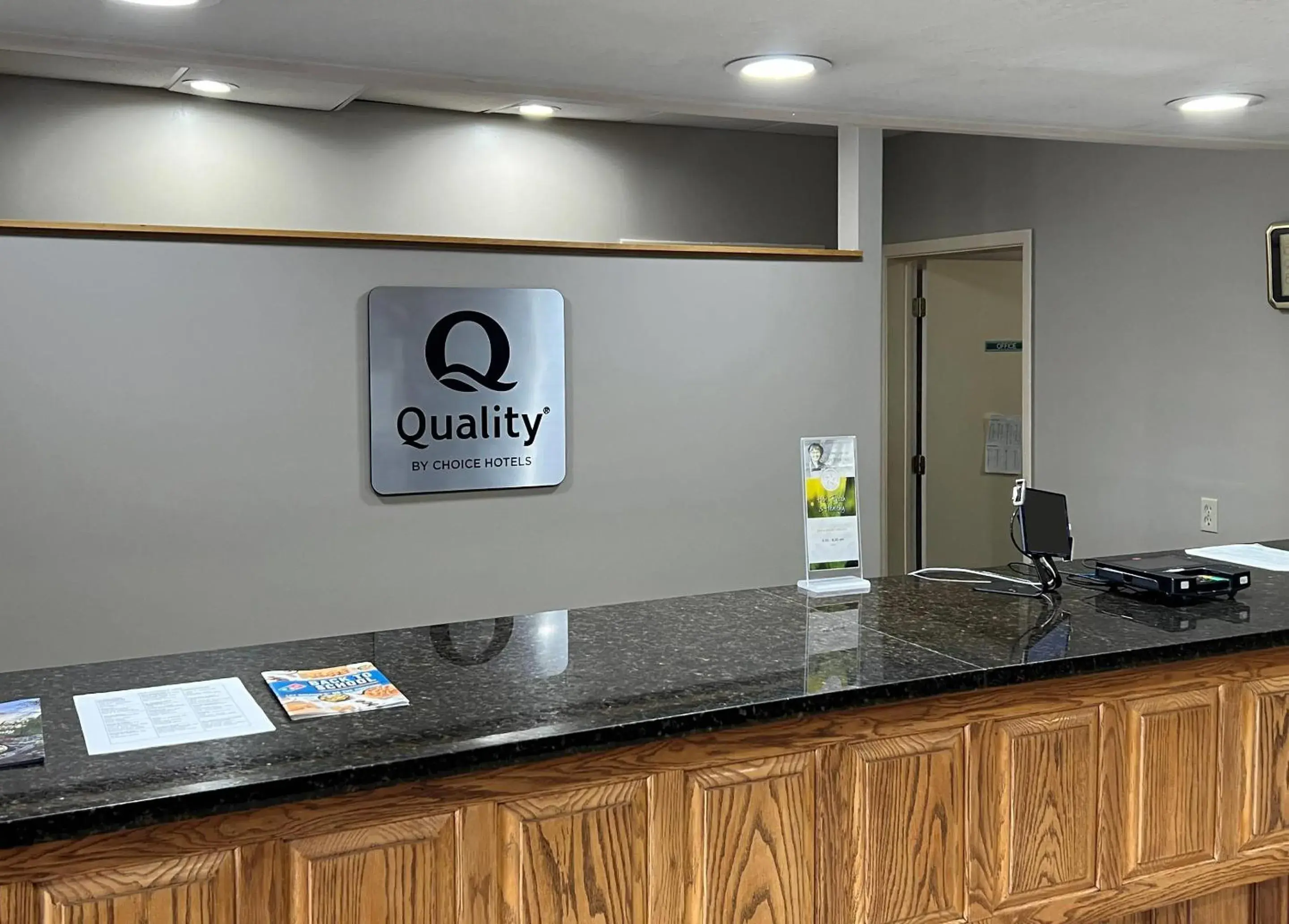 Lobby or reception in Quality Inn & Suites Grants - I-40 Lobby or reception in Quality Inn & Suites Grants - I-40