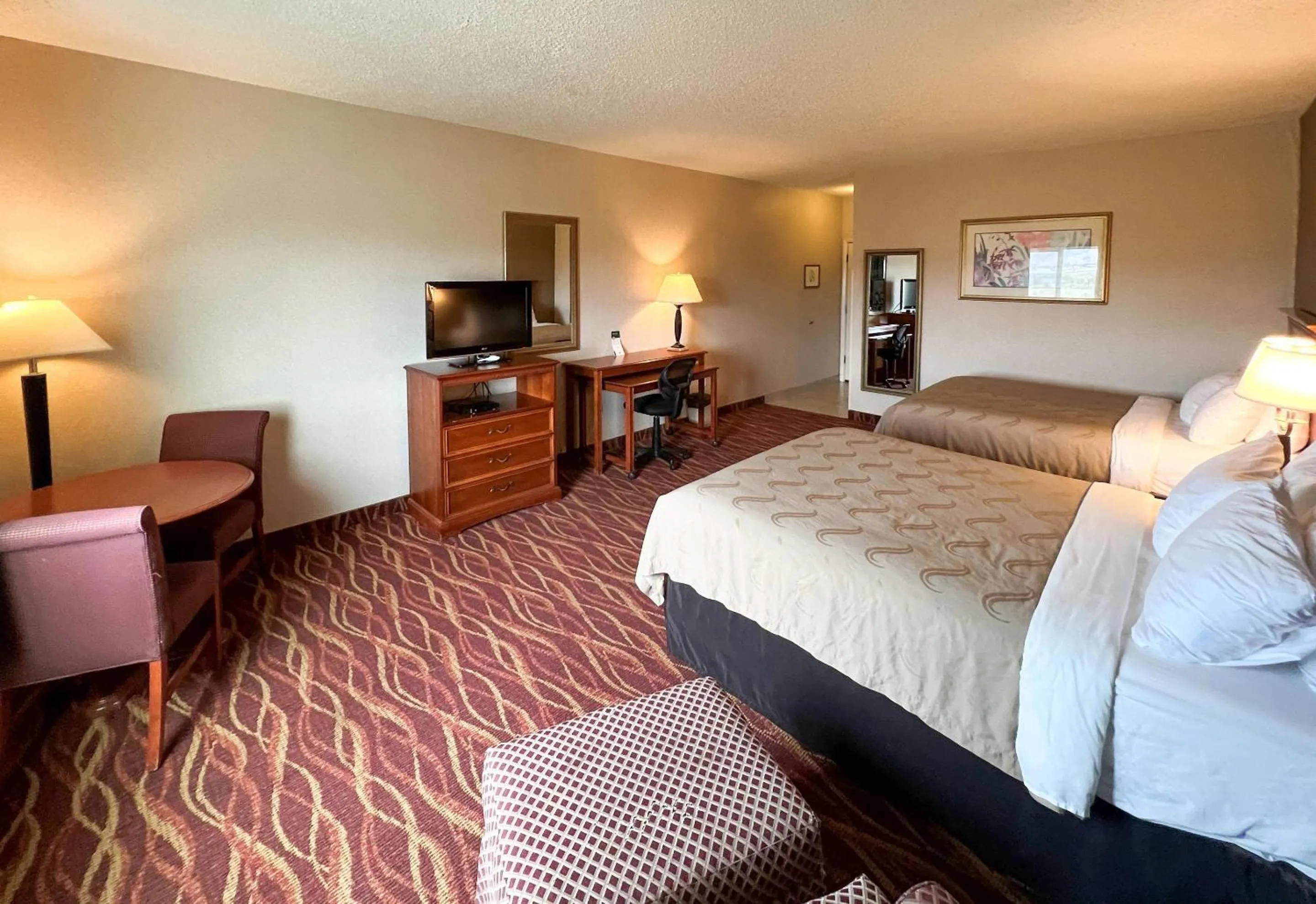 Bedroom, Bed in Quality Inn & Suites Grants - I-40