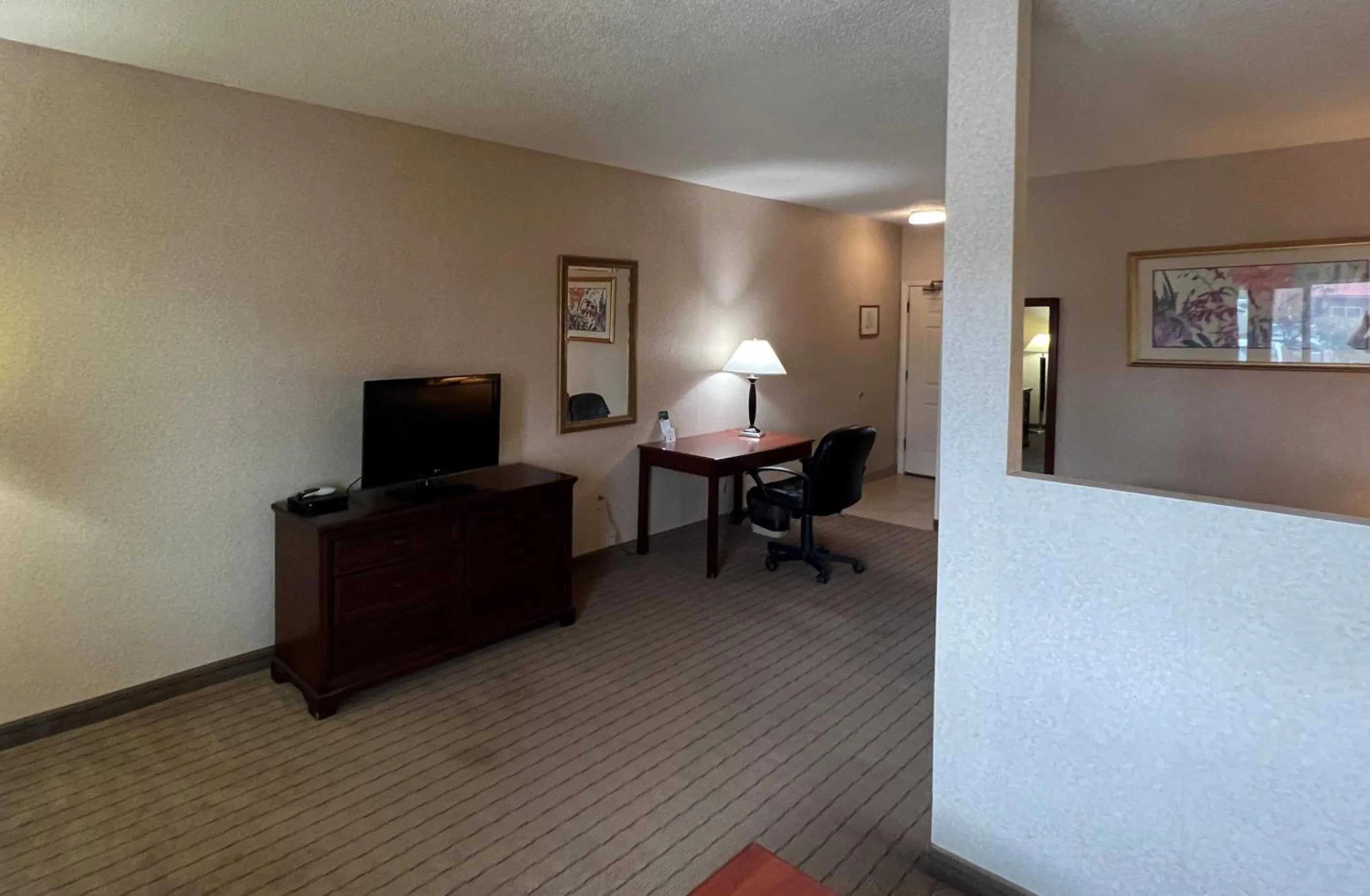Bedroom, Bed in Quality Inn & Suites Grants - I-40