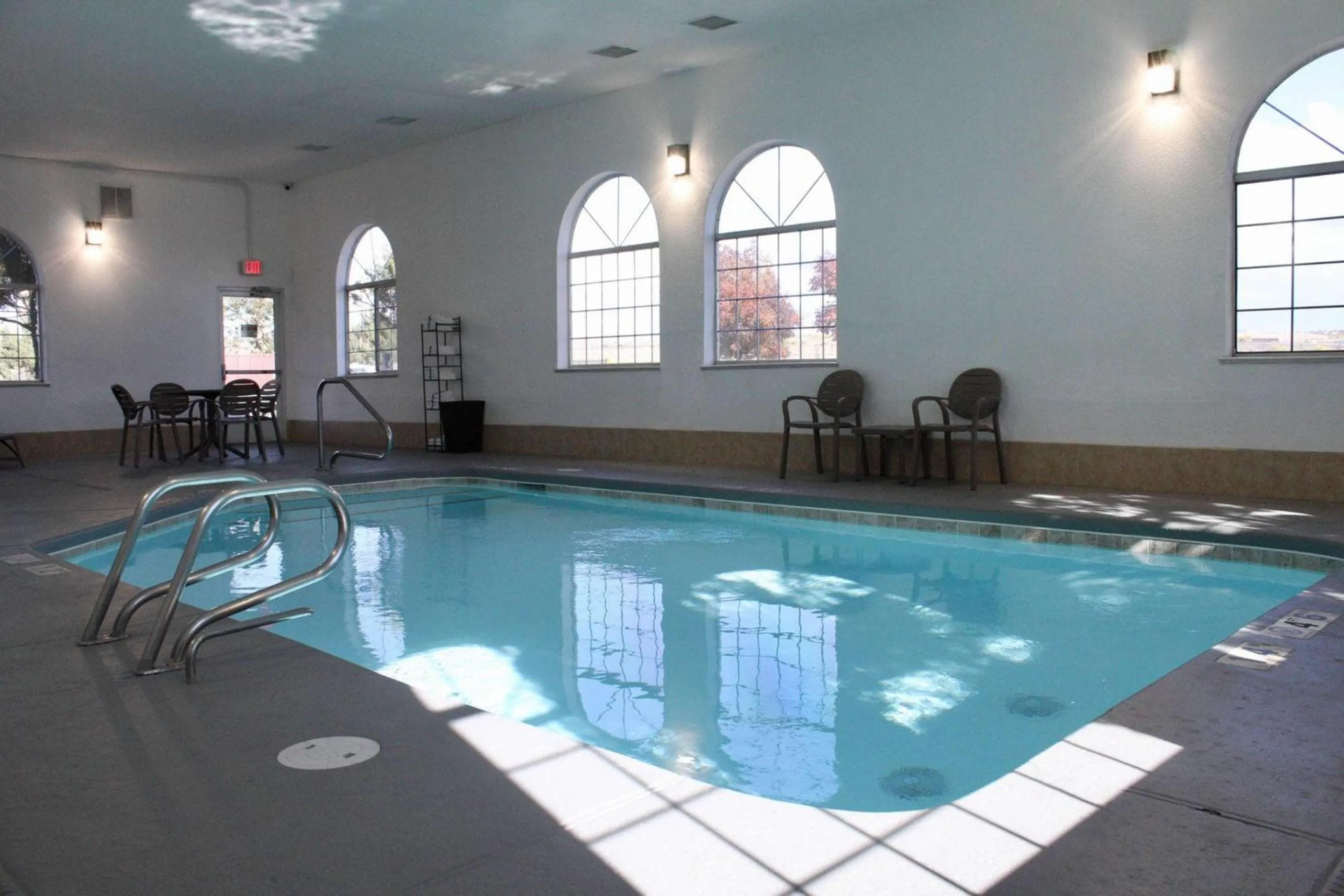 Swimming pool in Comfort Inn Gallup I-40 Exit 20