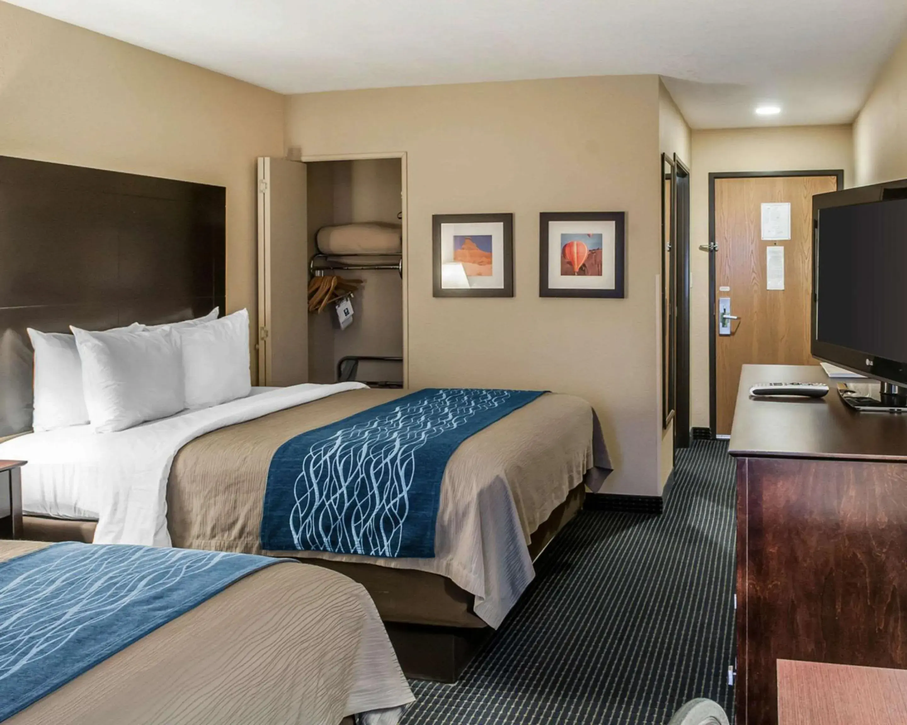Bedroom, Bed in Comfort Inn Gallup I-40 Exit 20 Bedroom, Bed in Comfort Inn Gallup I-40 Exit 20