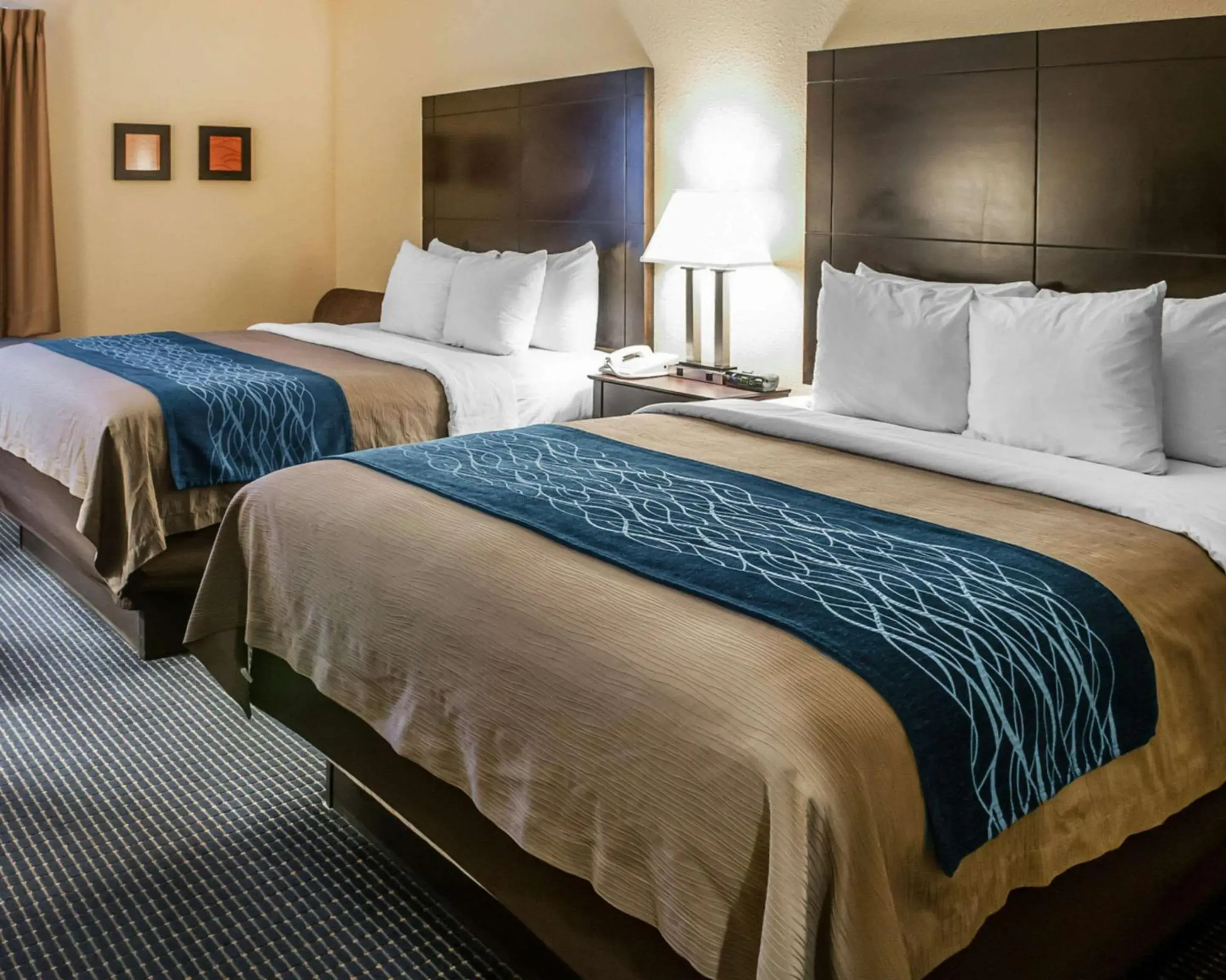 Bedroom, Bed in Comfort Inn Gallup I-40 Exit 20 Bedroom, Bed in Comfort Inn Gallup I-40 Exit 20