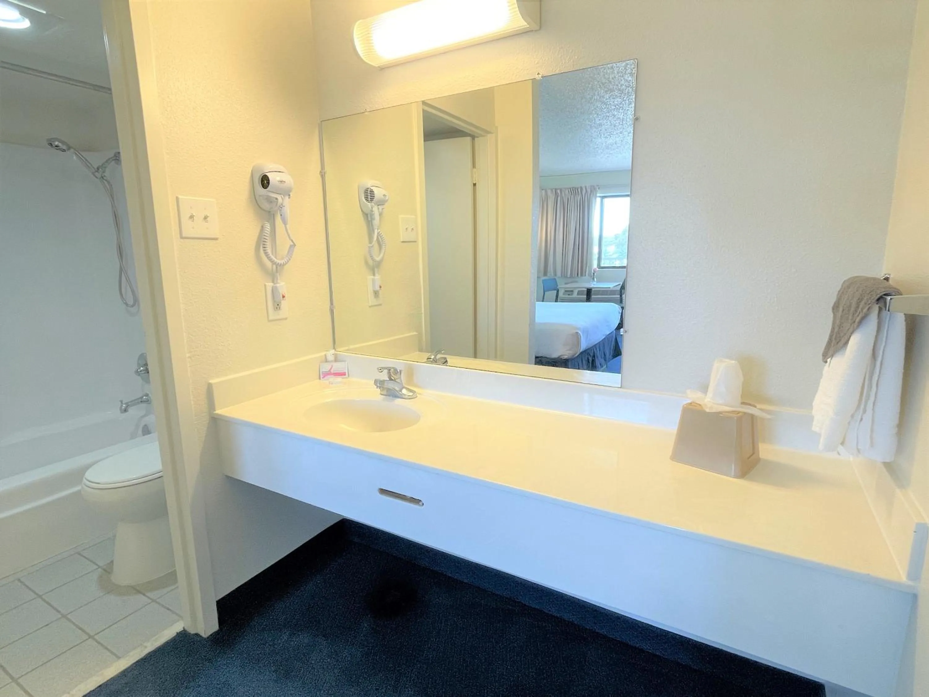 Bathroom in LuLu Silver City