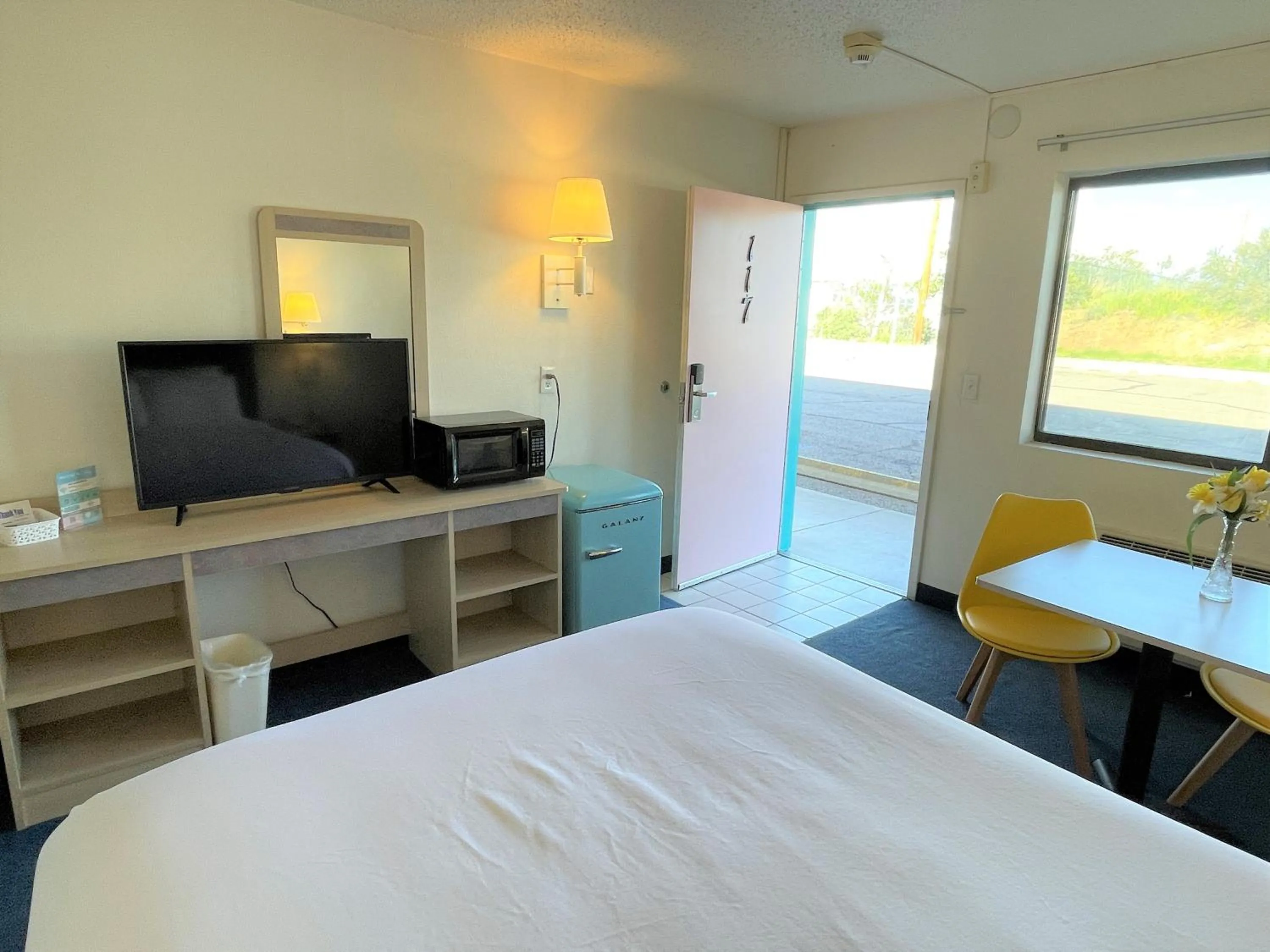 Bedroom, Bed in LuLu Silver City