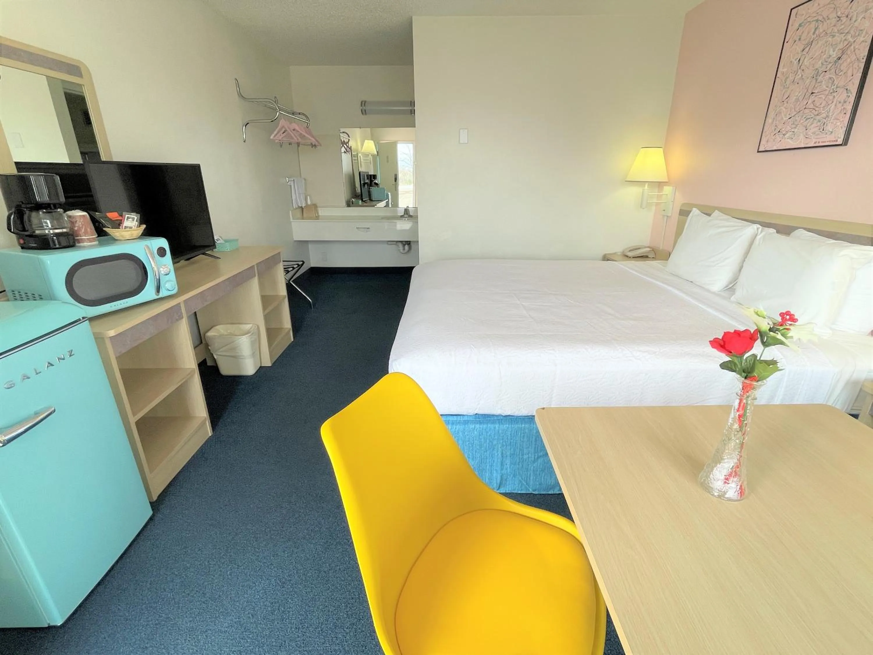 Bedroom, Bed in LuLu Silver City