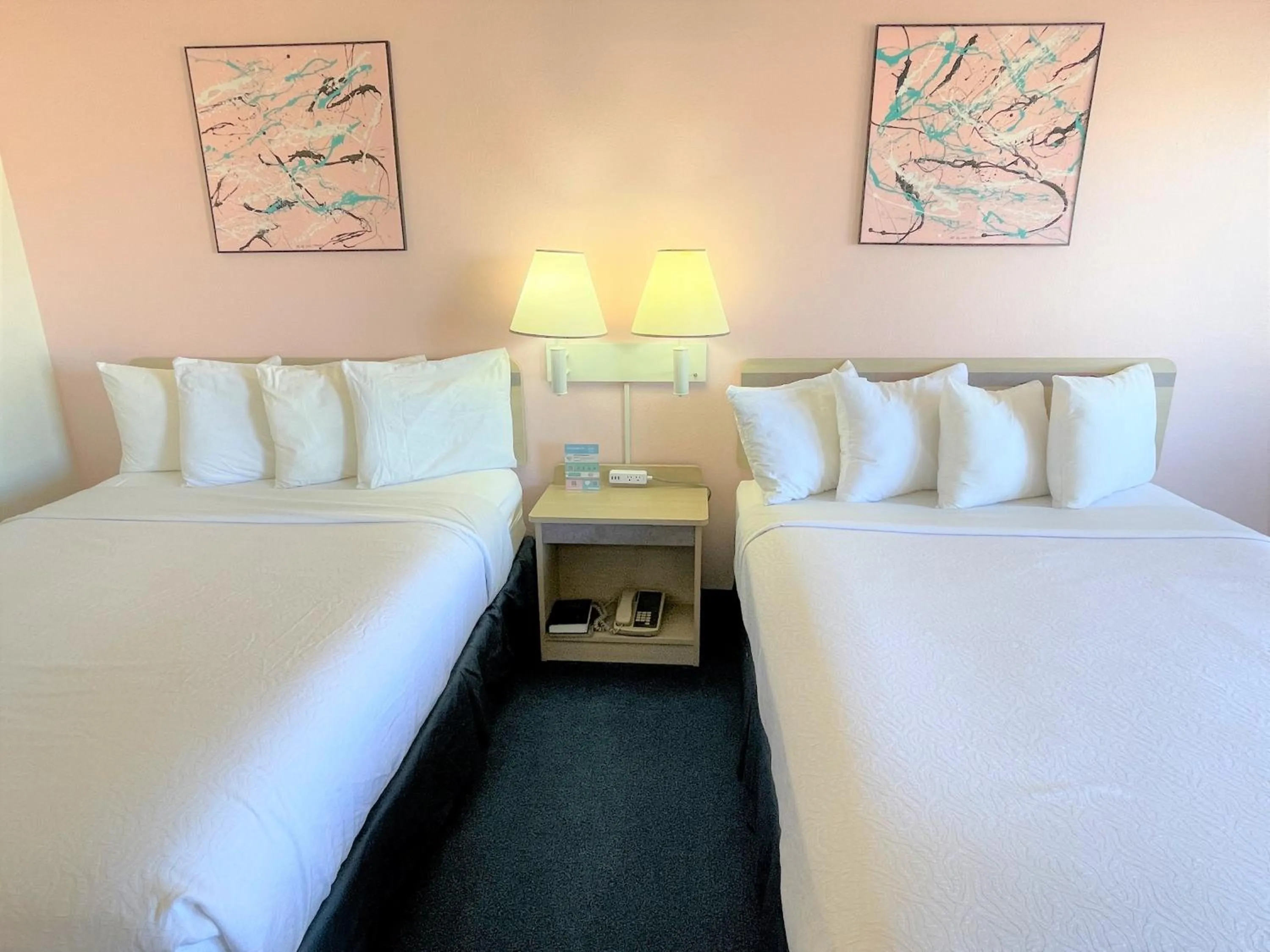 Bedroom, Bed in LuLu Silver City