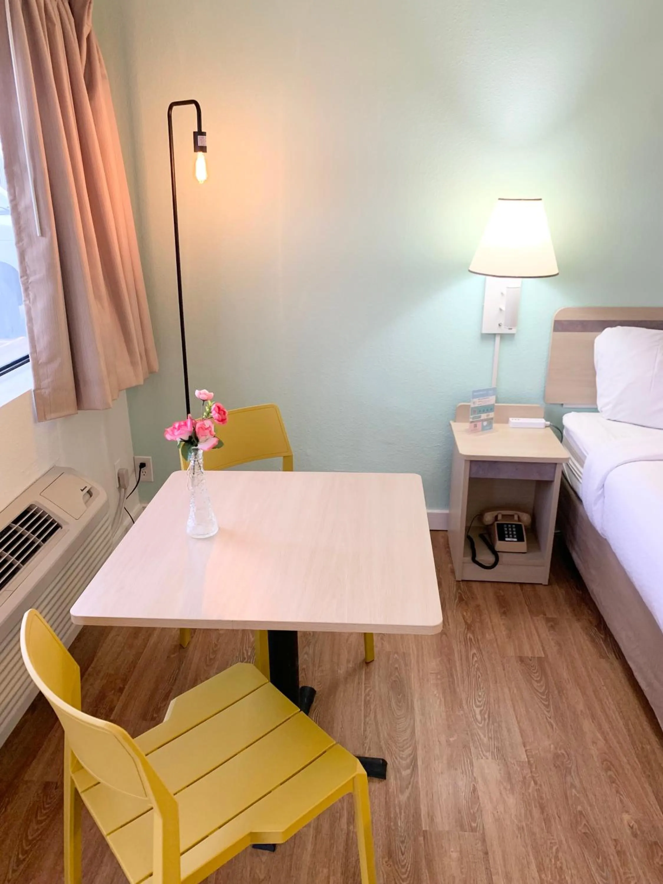 Bedroom, Bed in LuLu Silver City