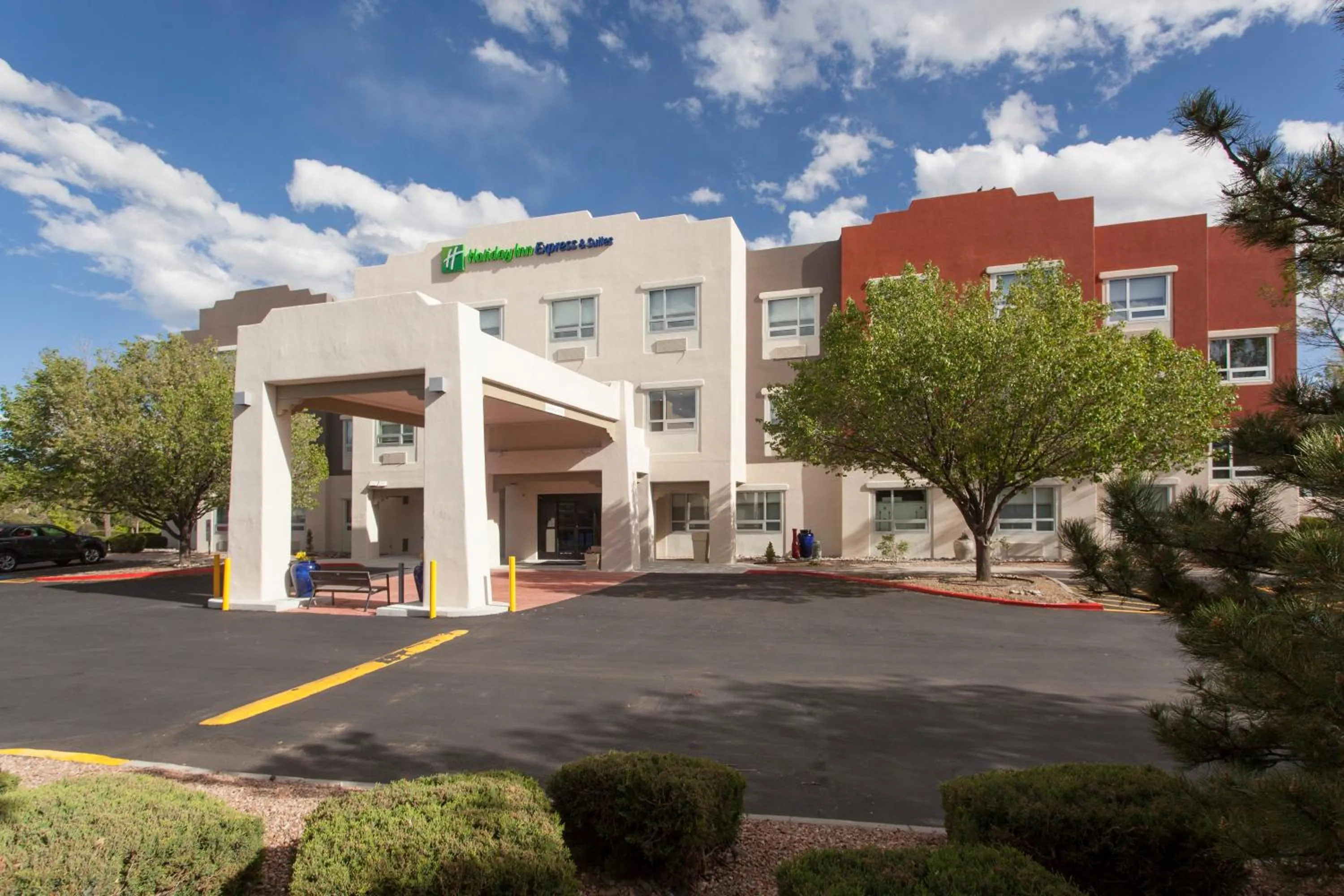Property building in Holiday Inn Express & Suites - Santa Fe by IHG