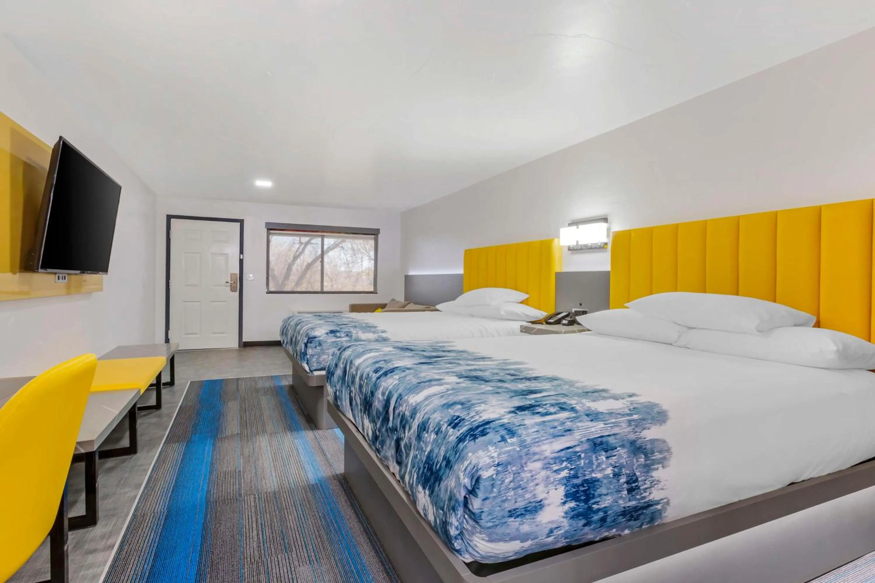 Bedroom, Bed in Hotel Blue 66, BW Signature Collection