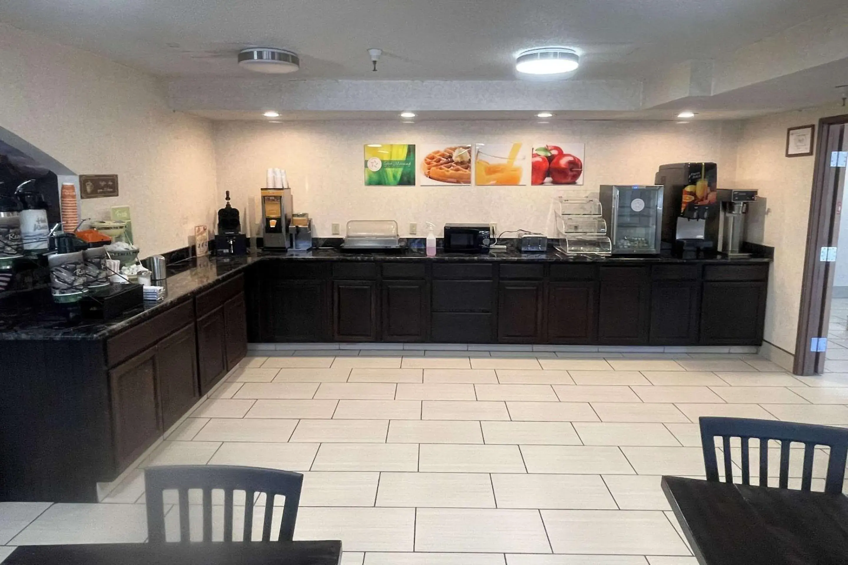 Breakfast in Quality Inn Raton, NM Breakfast in Quality Inn Raton, NM