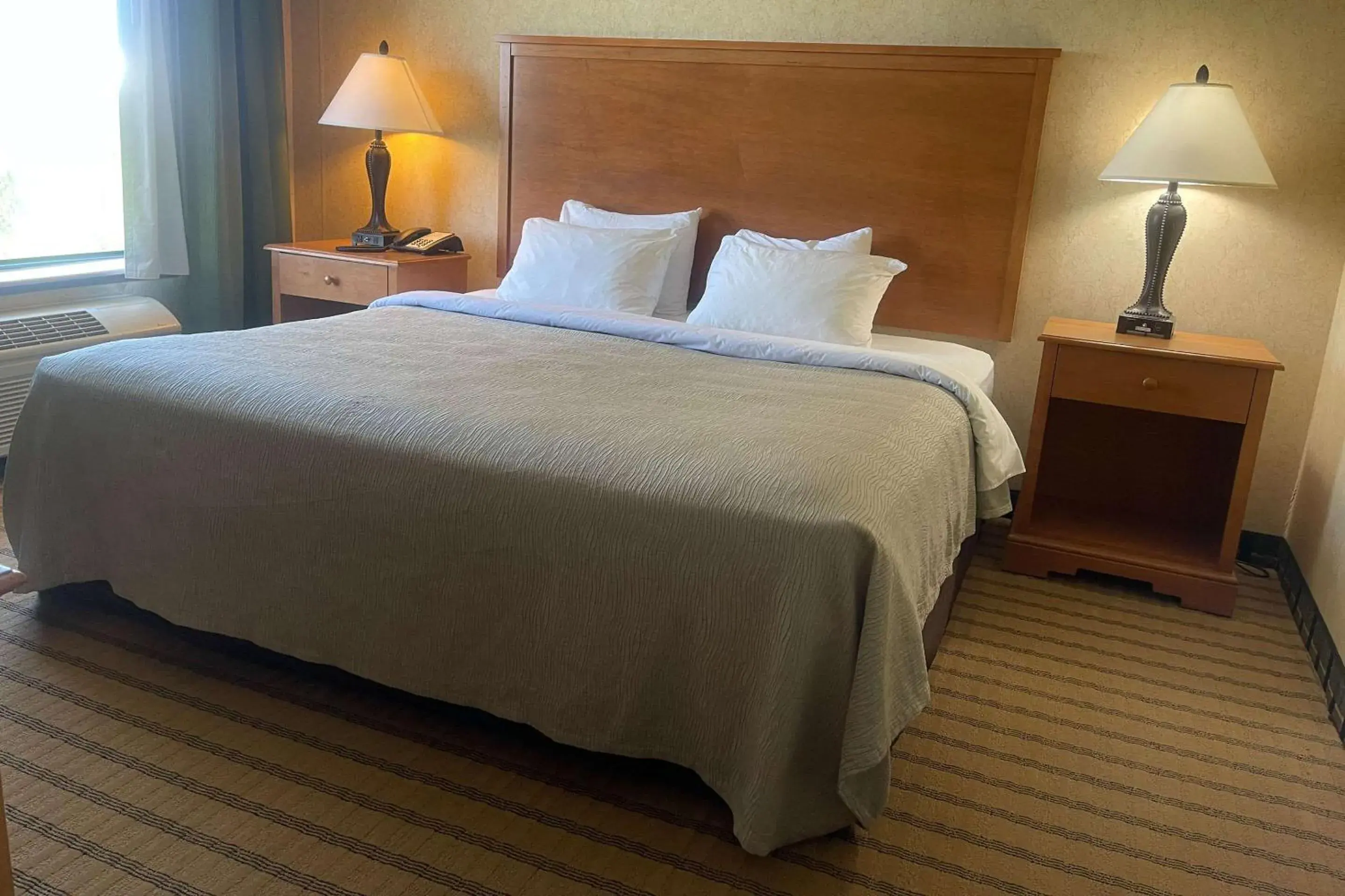 Bedroom, Bed in Quality Inn Raton, NM Bedroom, Bed in Quality Inn Raton, NM