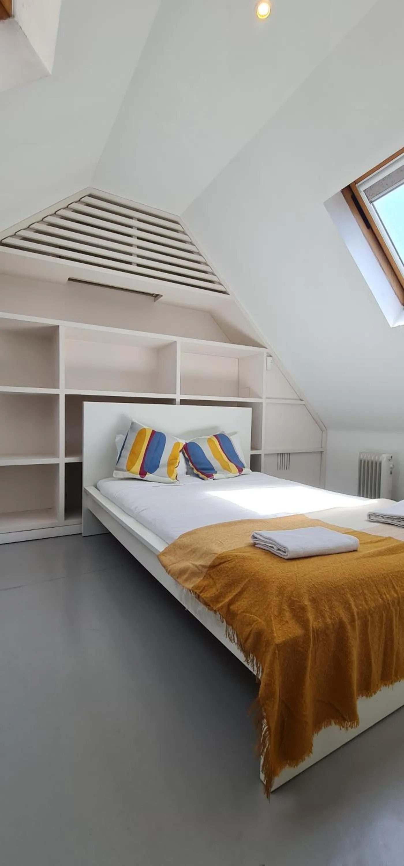 Bed in Downtown Fantail