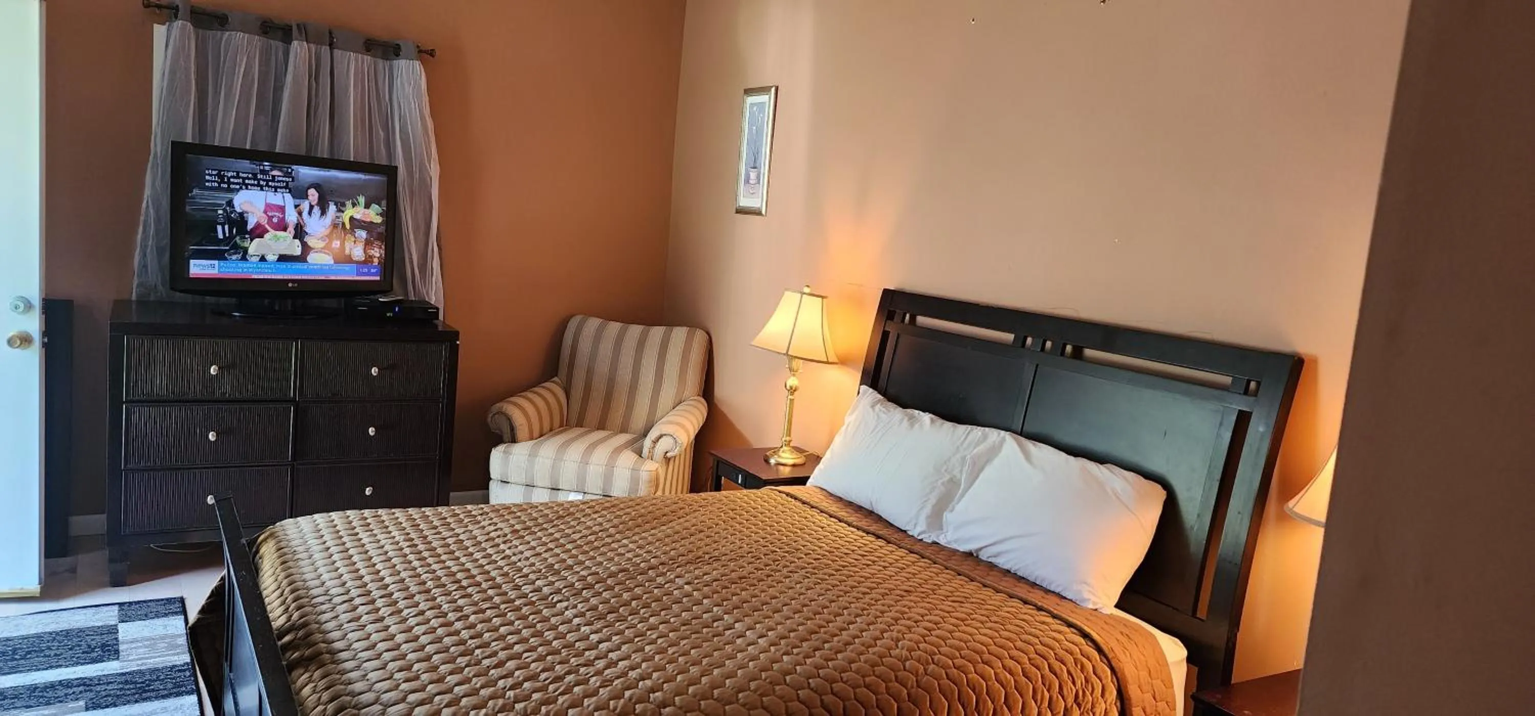 Bed in Sea Haven Resort Motel