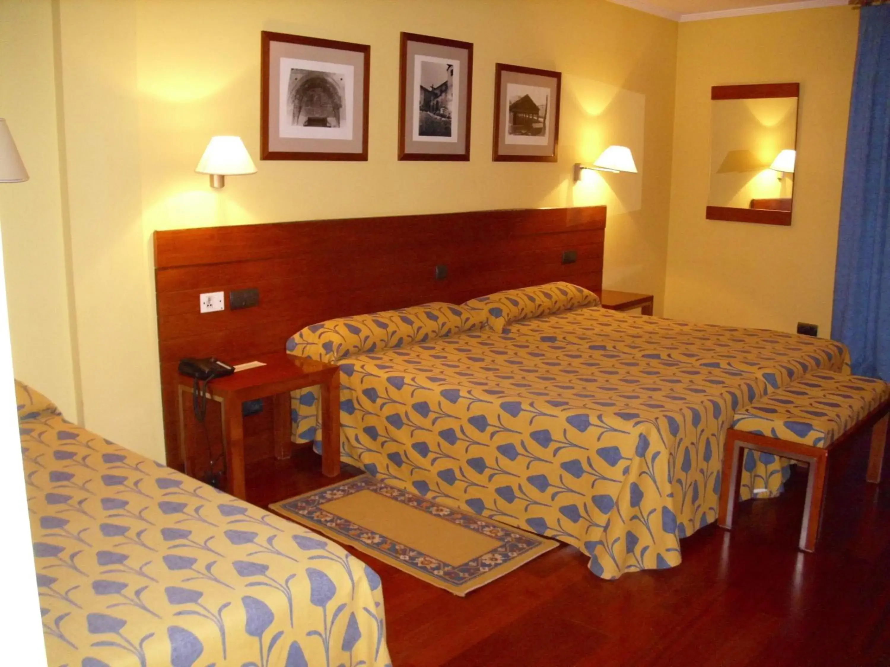 Triple Room in Hotel Rural Vado del Duratón Triple Room in Hotel Rural Vado del Duratón