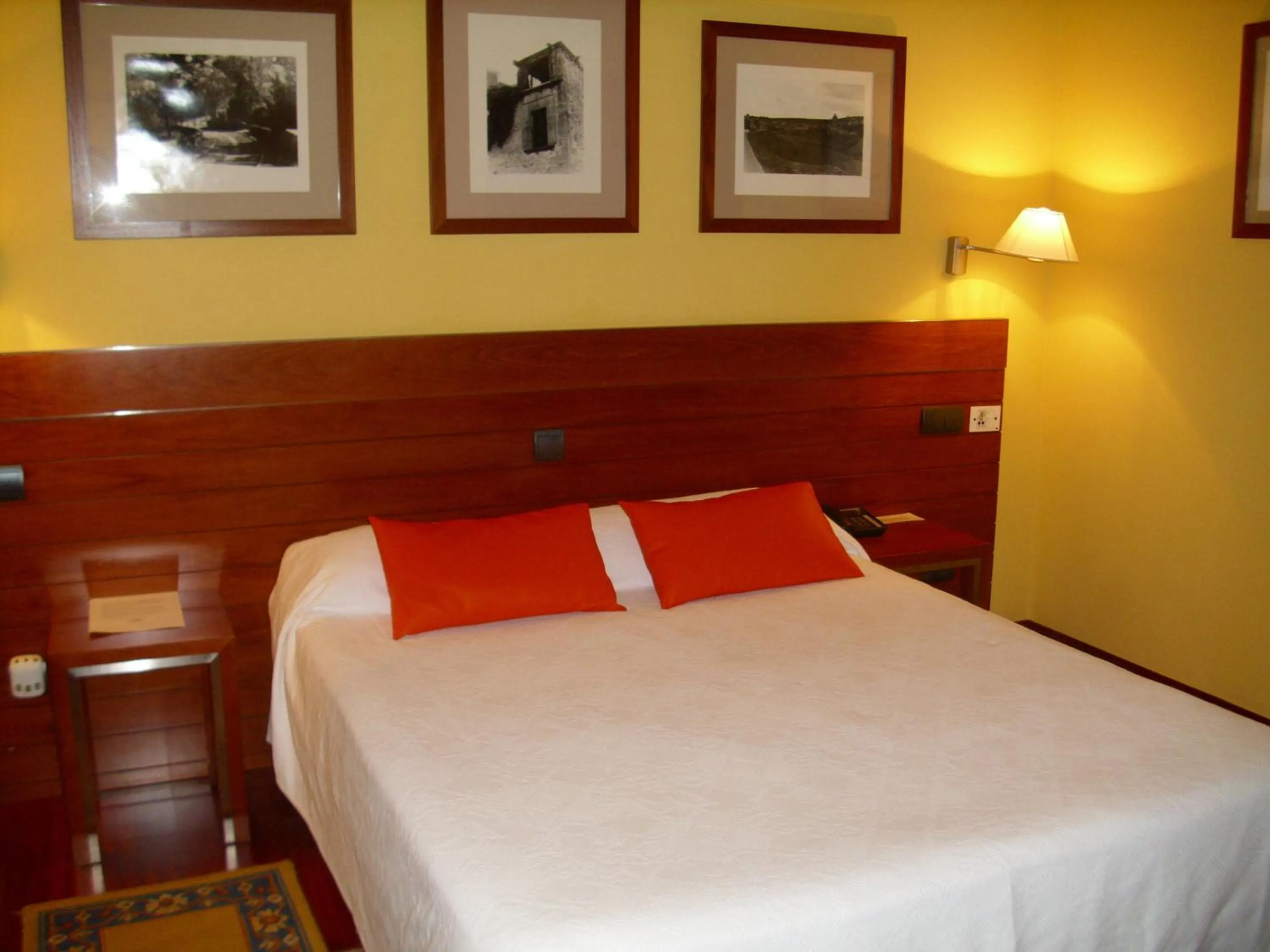 Bed in Hotel Rural Vado del Duratón