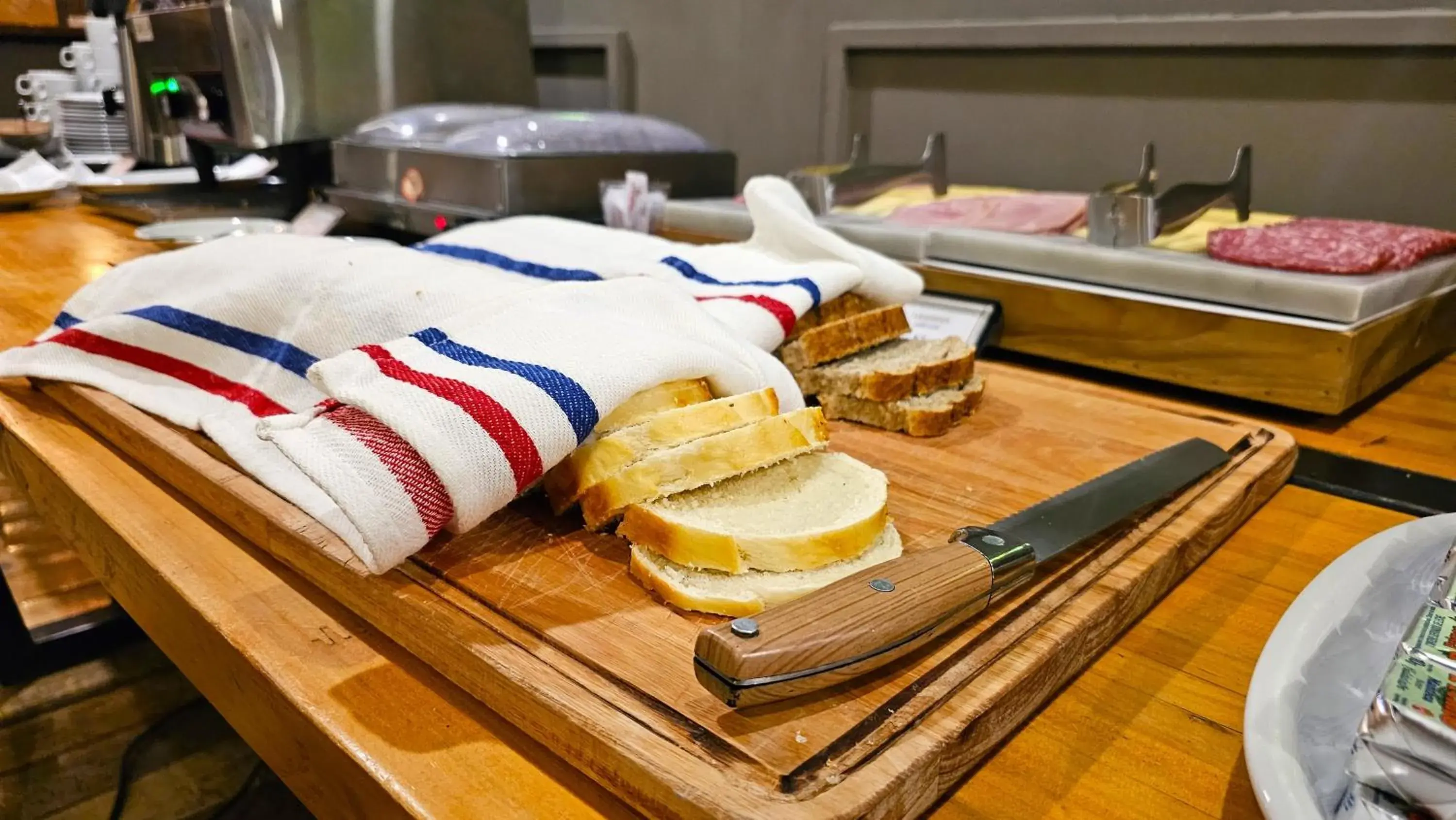 Breakfast, Bed in Pioneros Suites by Grupo Tierra Gaucha Breakfast, Bed in Pioneros Suites by Grupo Tierra Gaucha