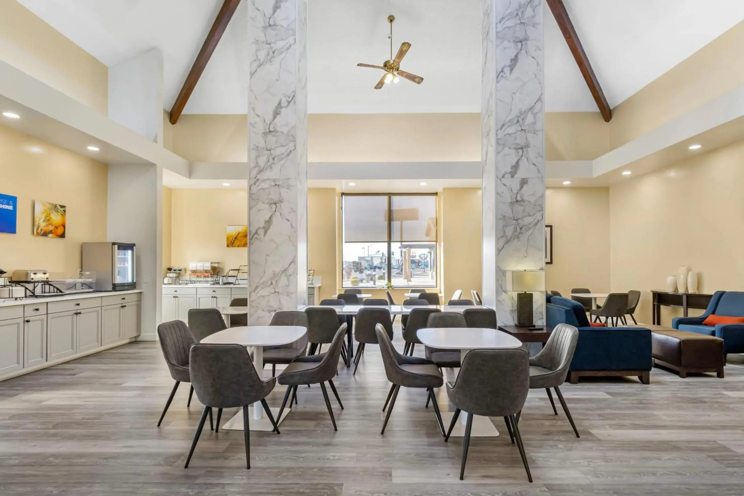 Breakfast in Comfort Inn & Suites Near Fallon Naval Air Station Breakfast in Comfort Inn & Suites Near Fallon Naval Air Station