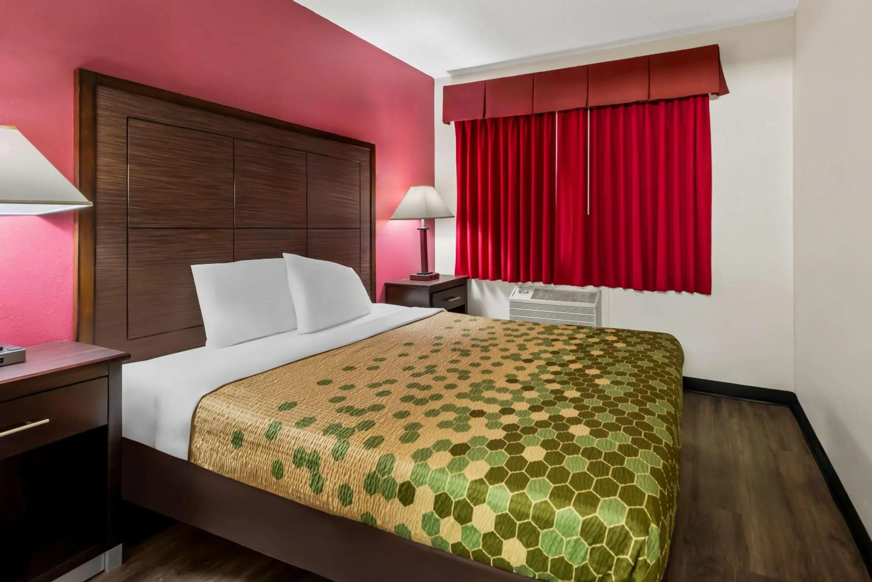 Bedroom, Bed in Econo Lodge Fallon Naval Air Station Area