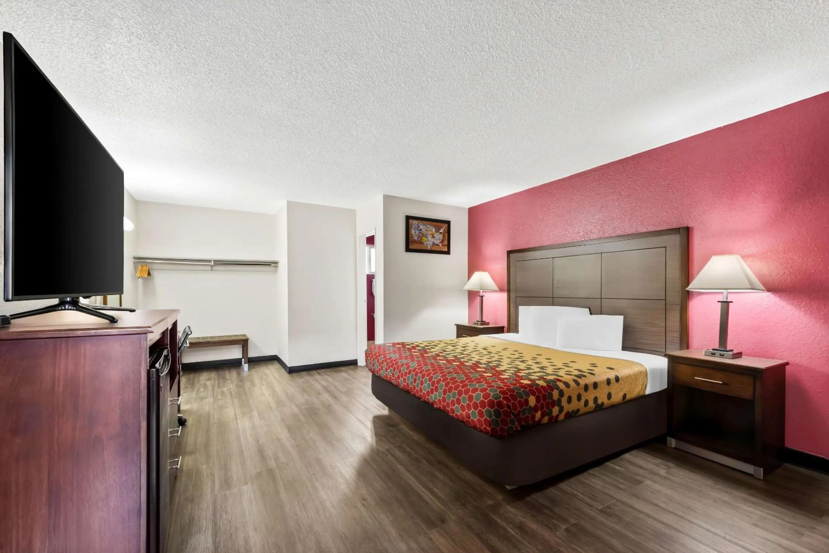 Bedroom, Bed in Econo Lodge Fallon Naval Air Station Area