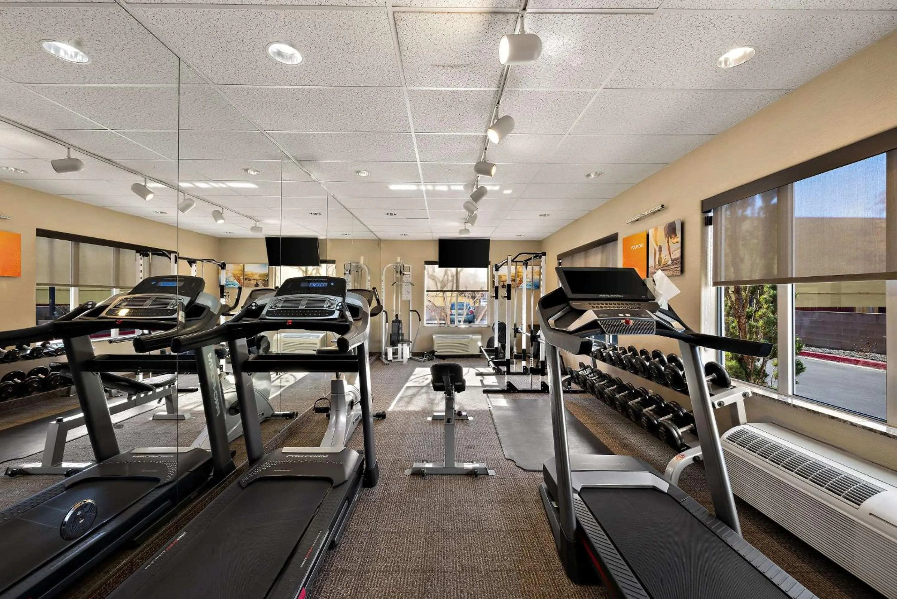 Fitness centre/facilities in Comfort Inn & Suites Airport Convention Center